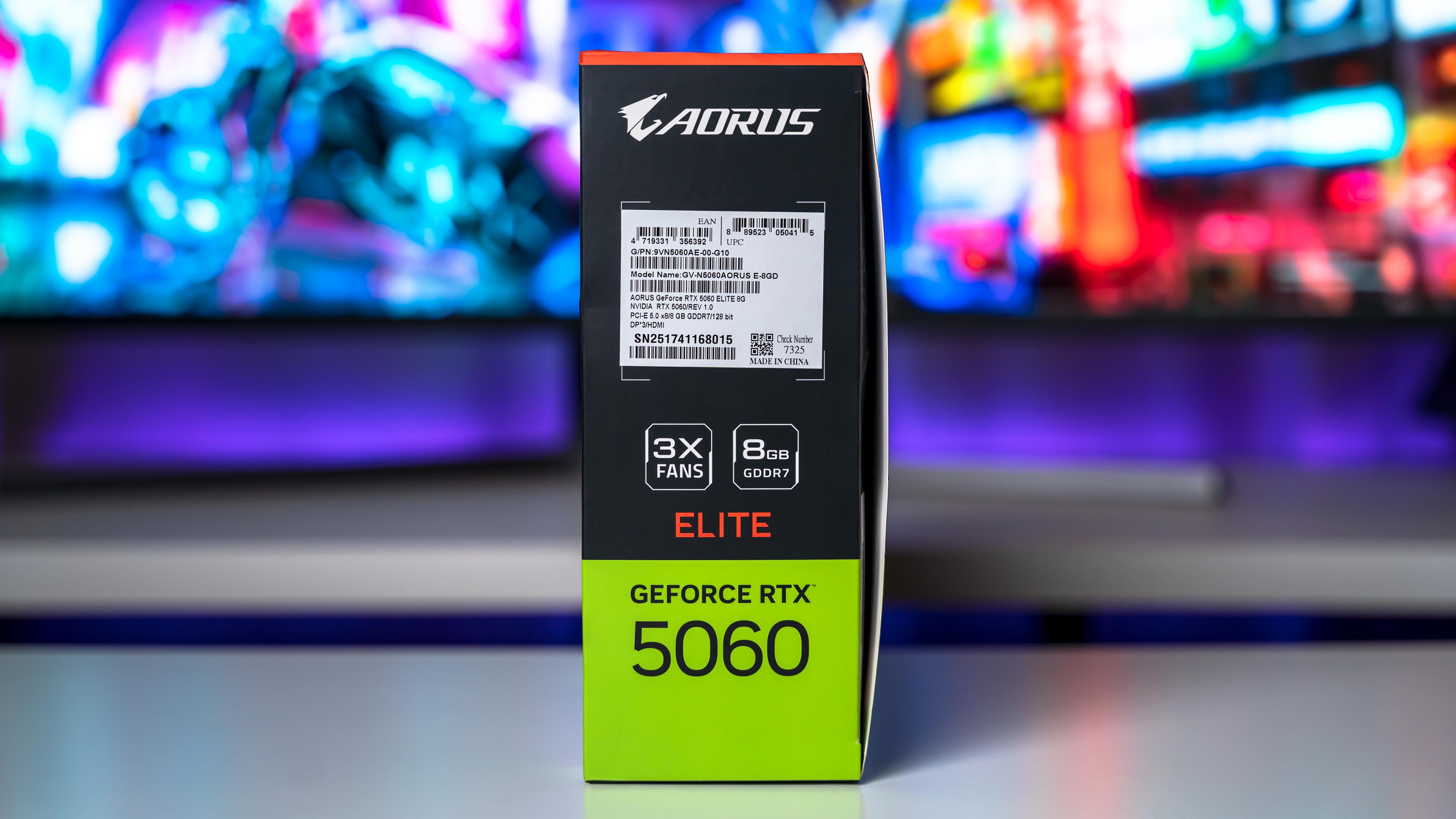 Aorus RTX 5060 Elite Box (5)