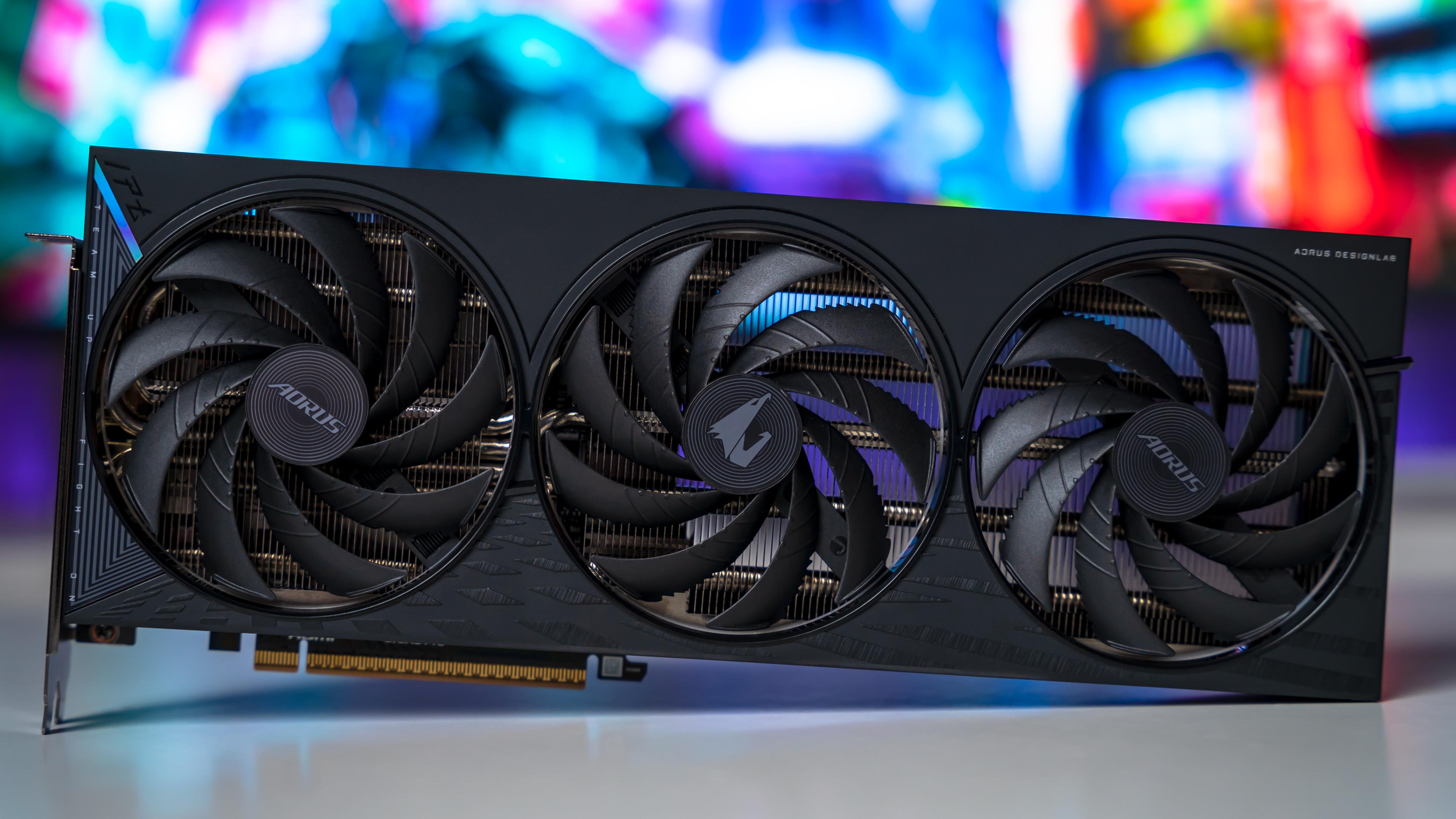 Aorus RTX 5060 Elite Card (1)