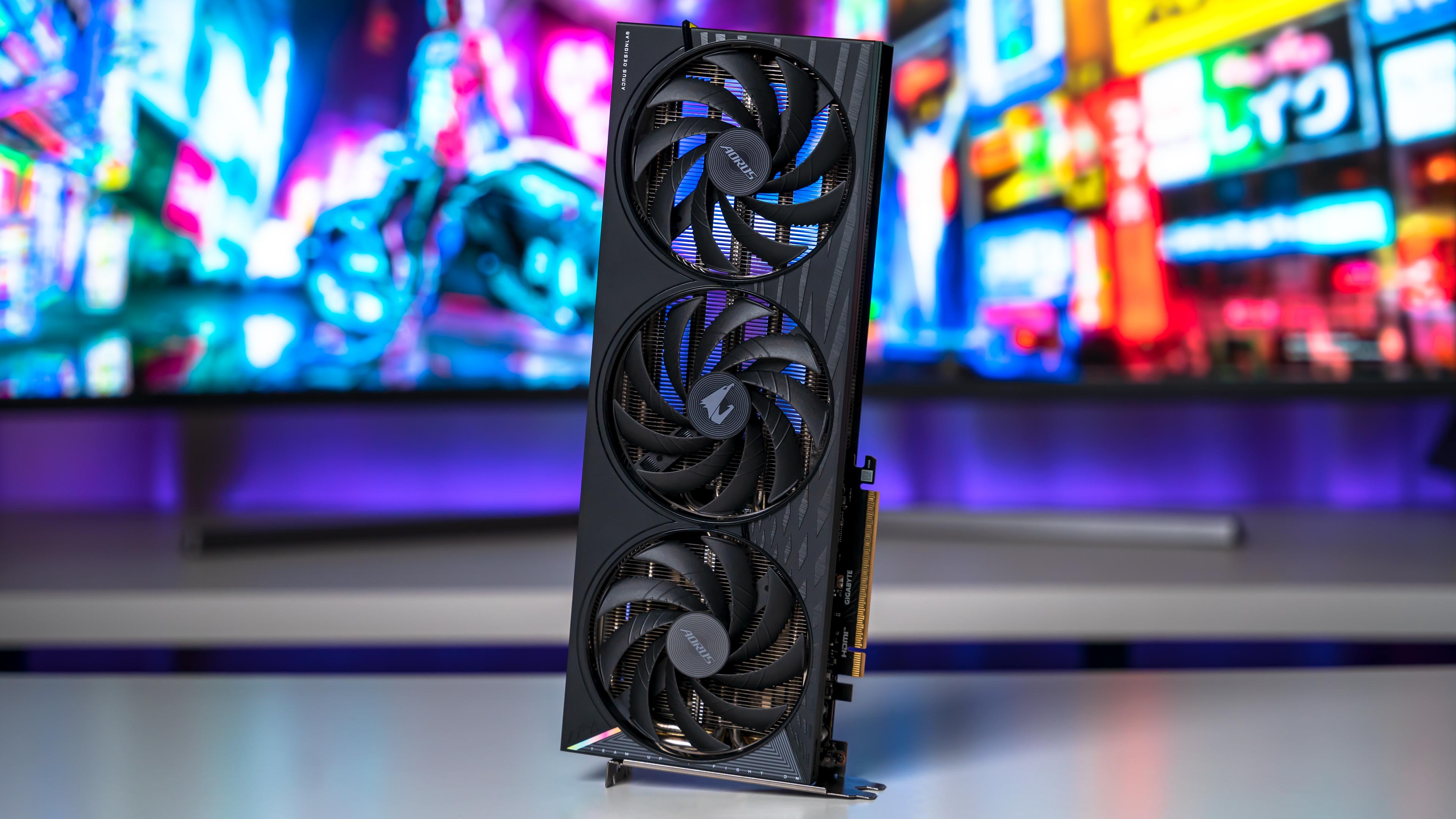 Aorus RTX 5060 Elite Card (17)