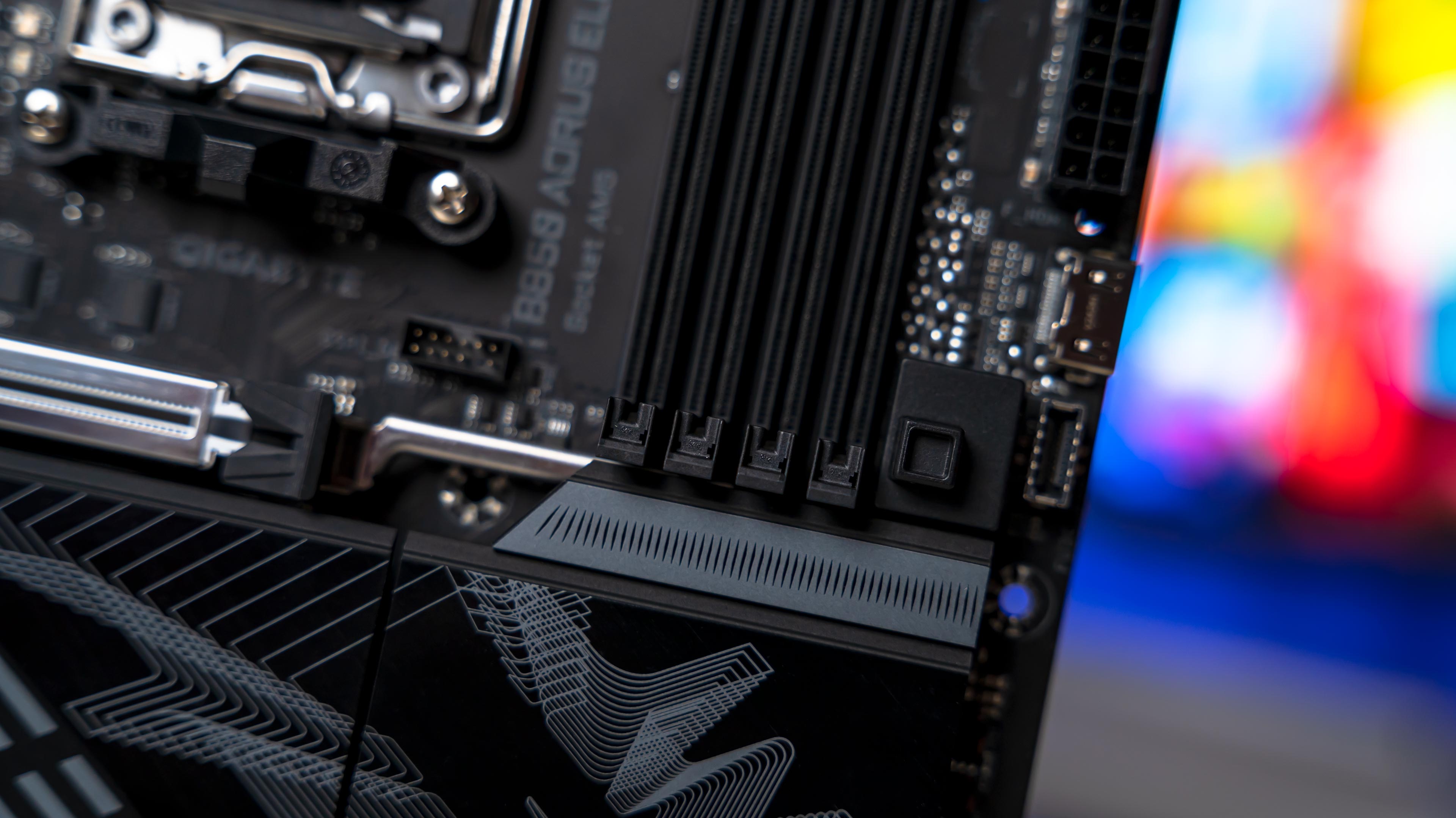 Aorus B850 Elite WiFi7 Motherboard (6) Aorus B850 Elite WiFi7 Motherboard (6)