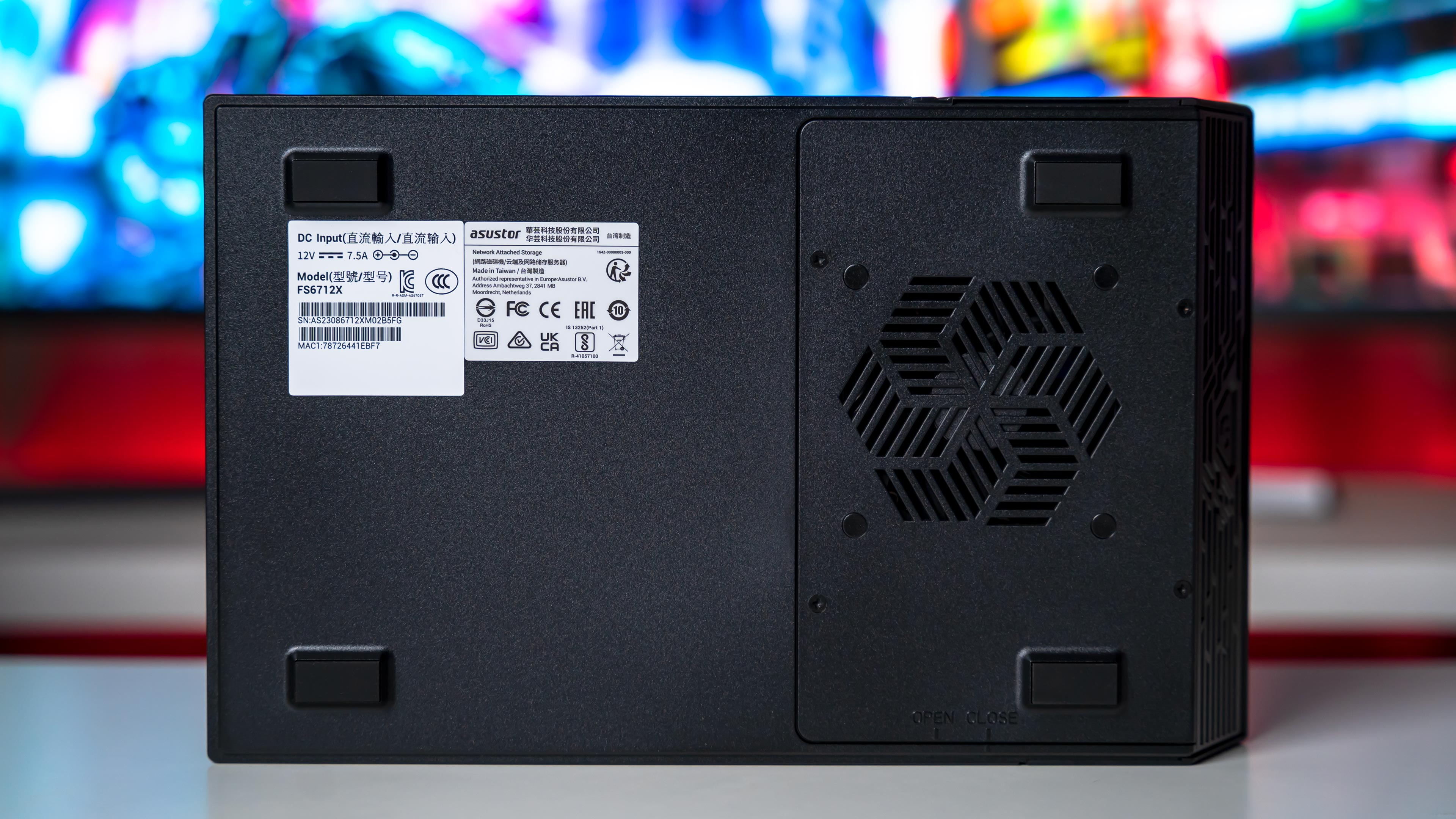 Asustor FS6712X Flashstor 12 Pro NAS (19)