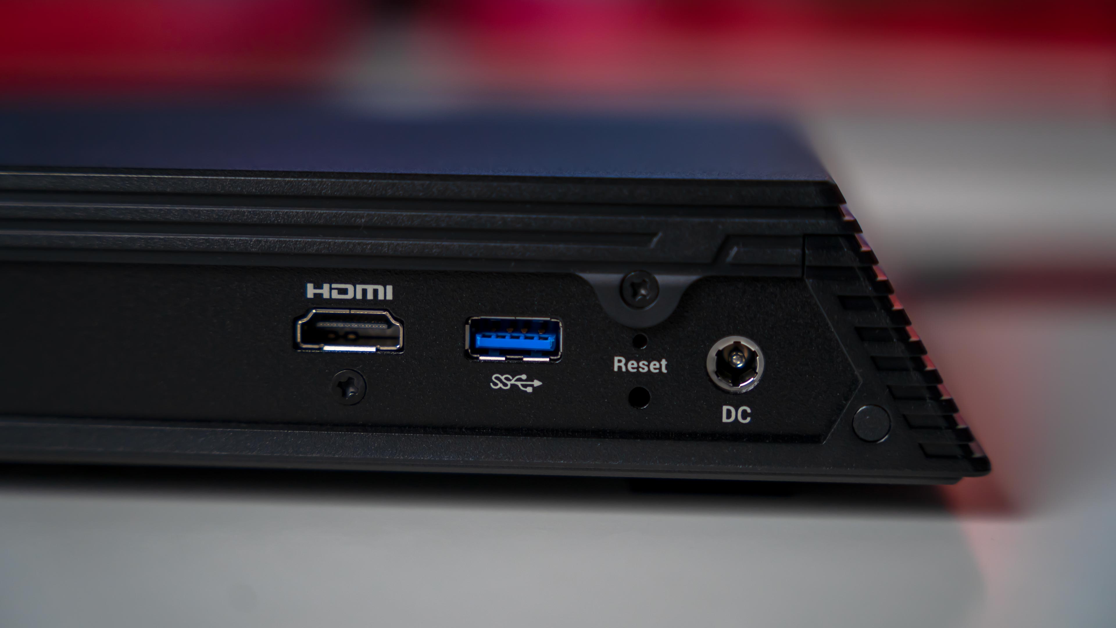 Asustor FS6712X Flashstor 12 Pro NAS (7)