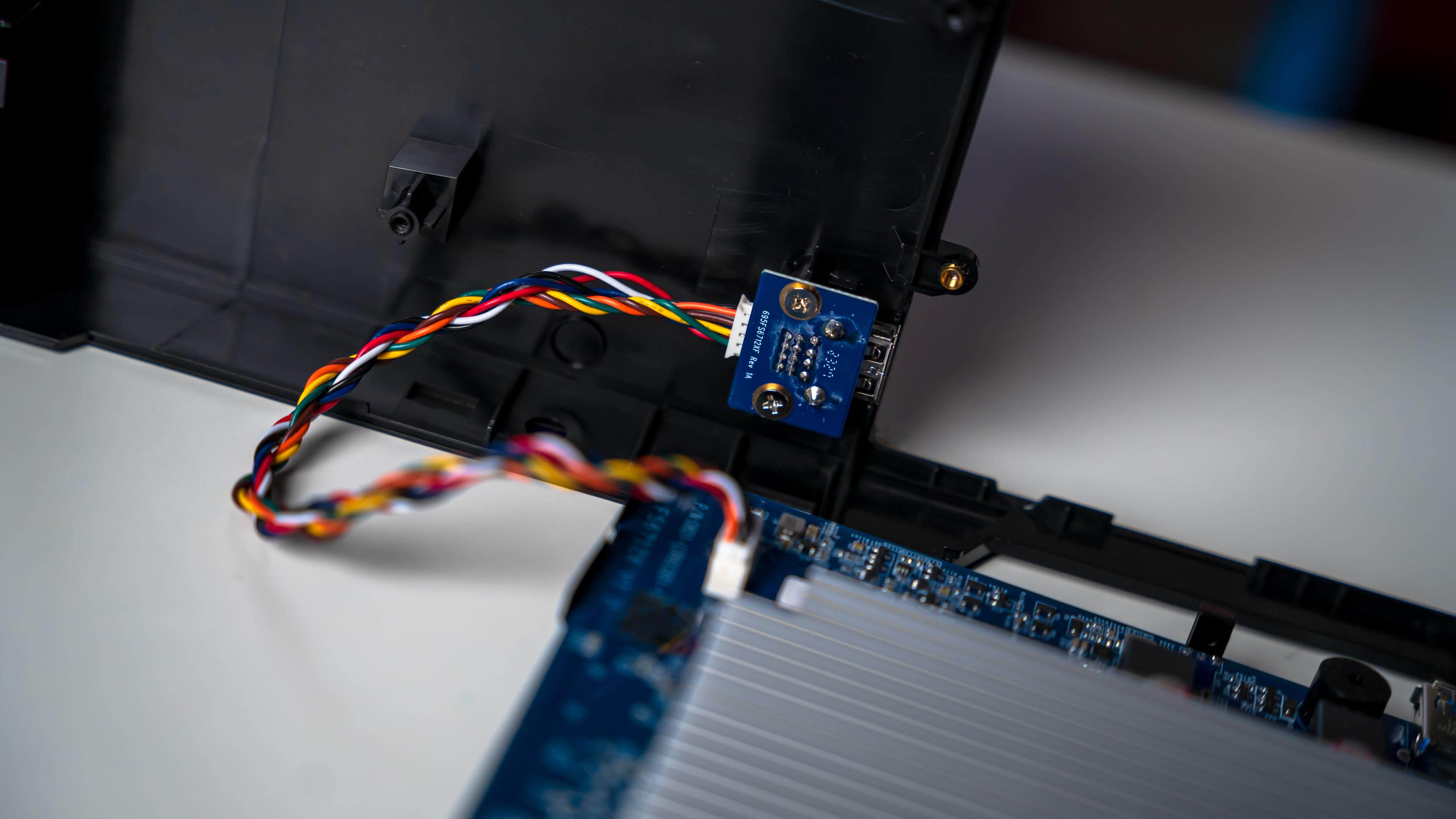 Asustor FS6712X Flashstor 12 Pro NAS Inside (10)