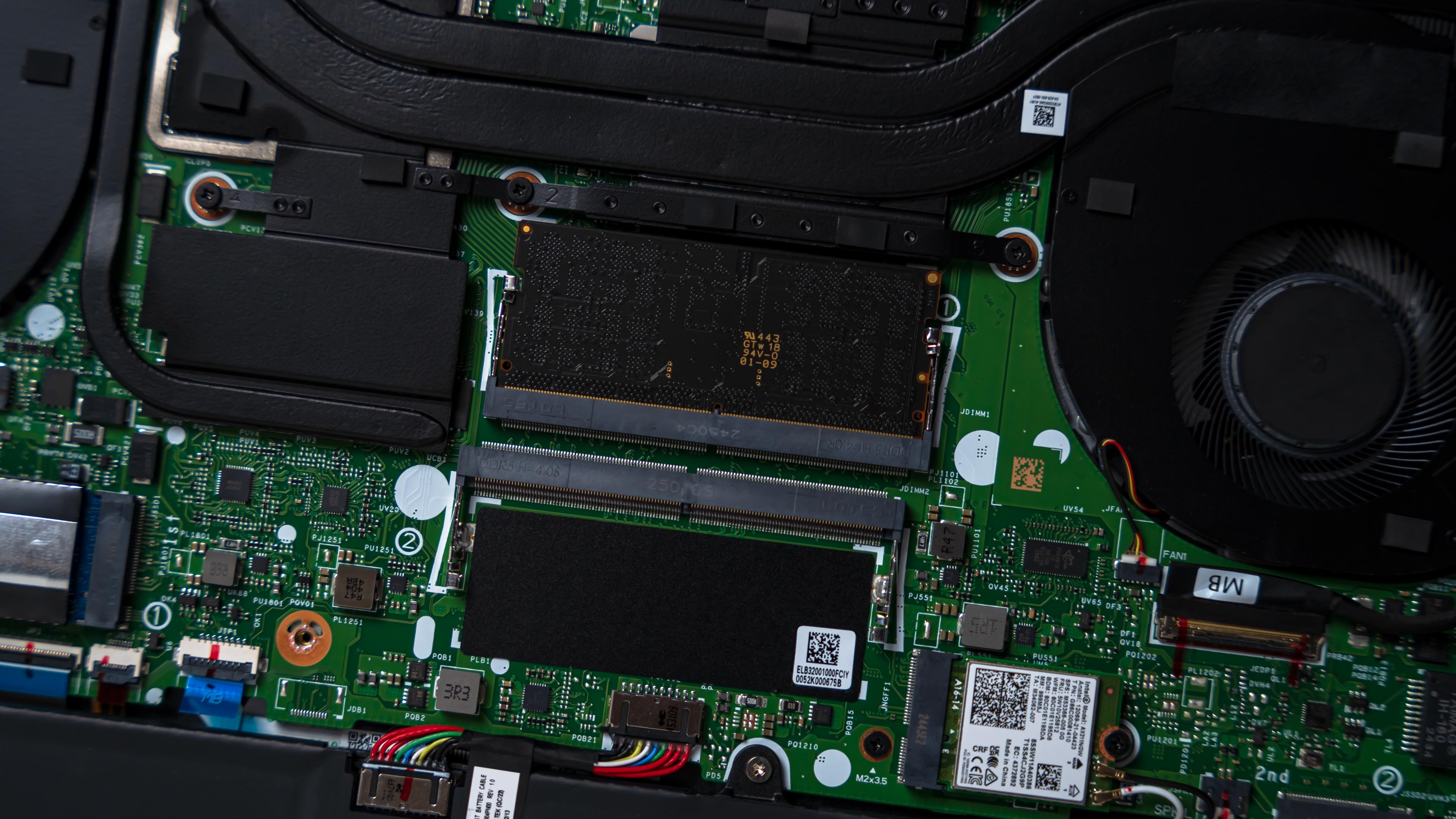 Gigabyte Gaming A16 Inside (4)