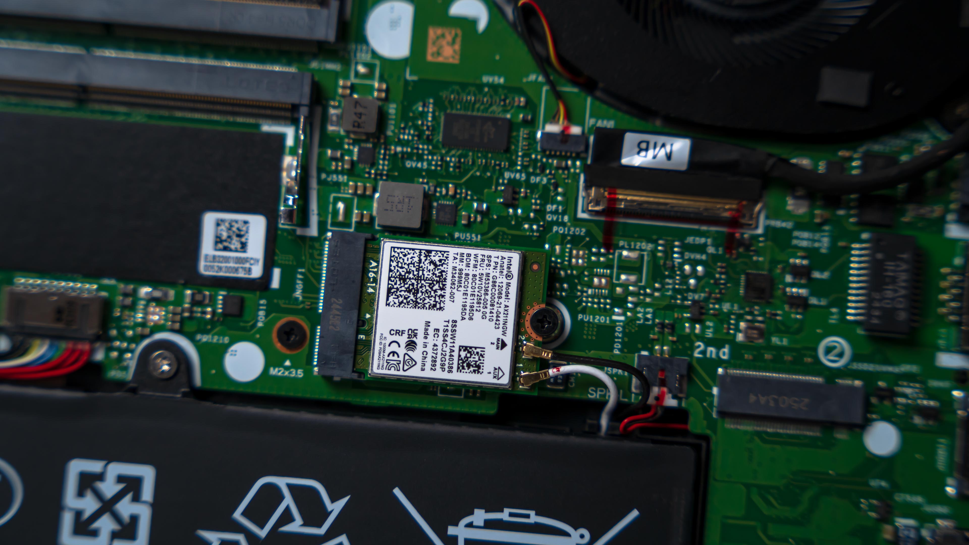 Gigabyte Gaming A16 Inside (5)