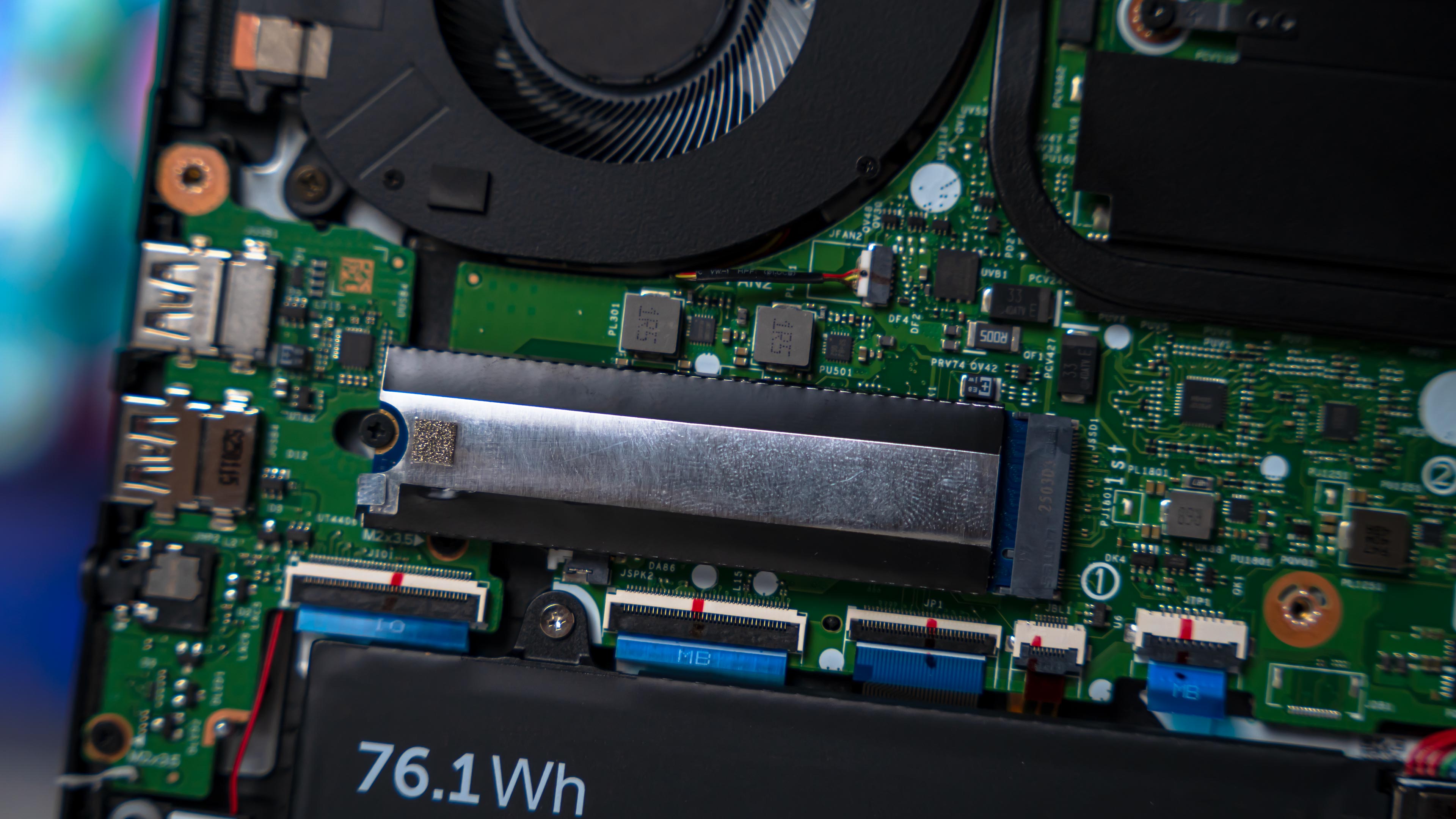 Gigabyte Gaming A16 Inside (7)