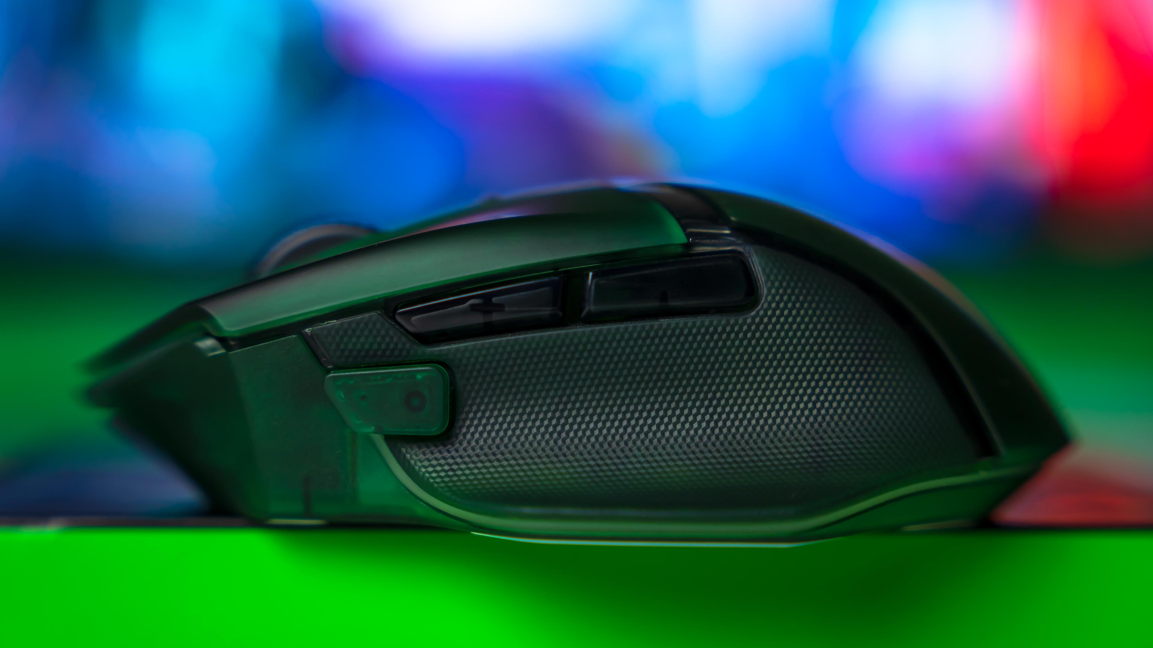 Razer Basilisk V3 Pro 35K Phantom Green Edition Mouse (1)