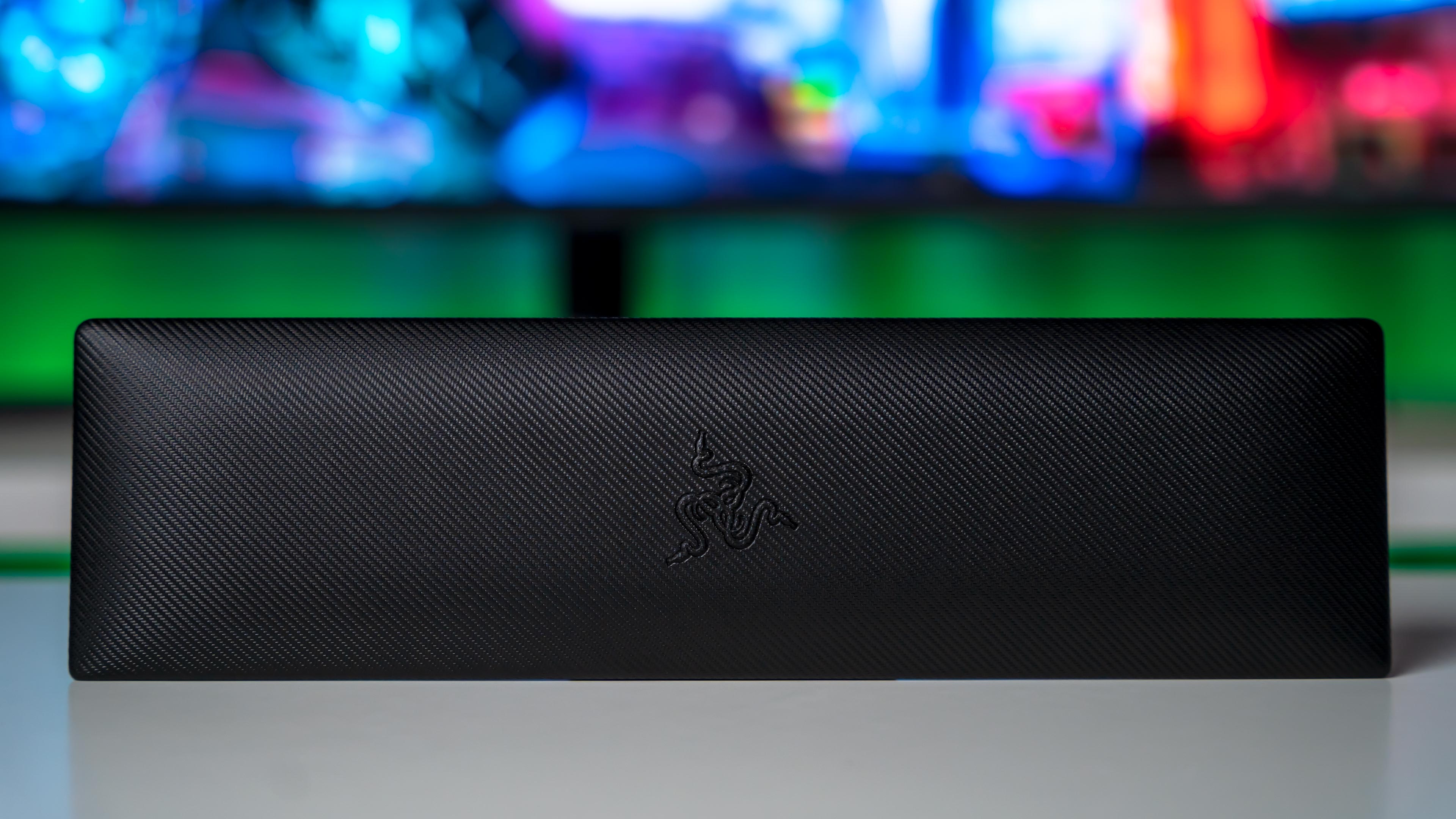 Razer Blackwidow V4 75% Phantom Green Edition Arm Rest (1)