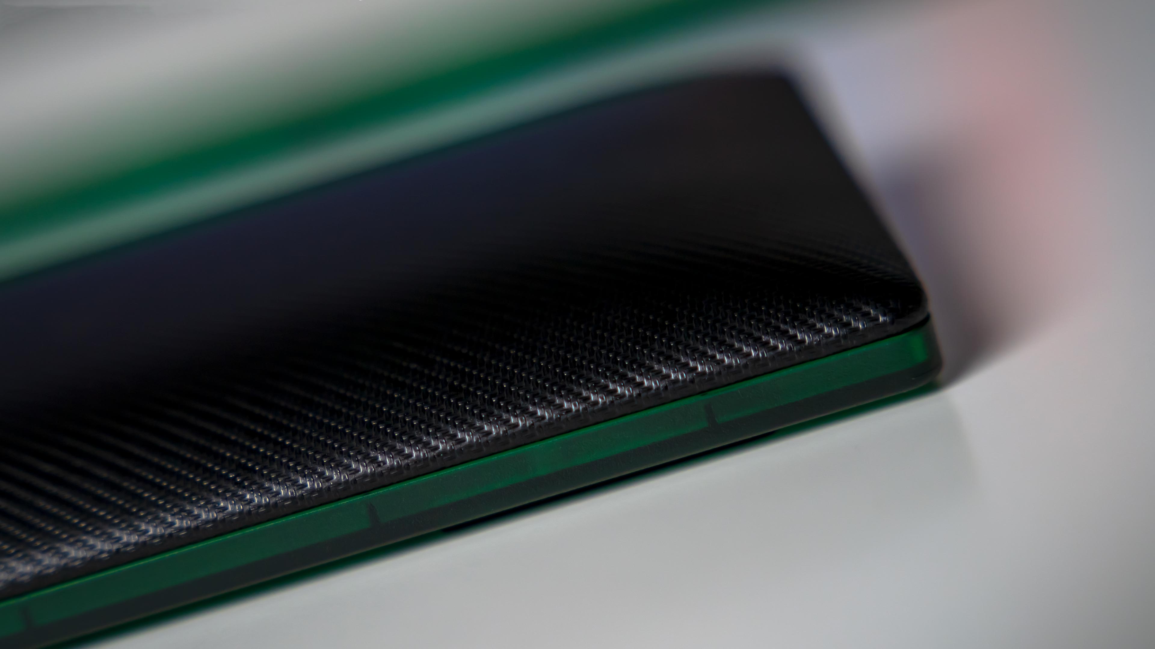 Razer Blackwidow V4 75% Phantom Green Edition Arm Rest (8)