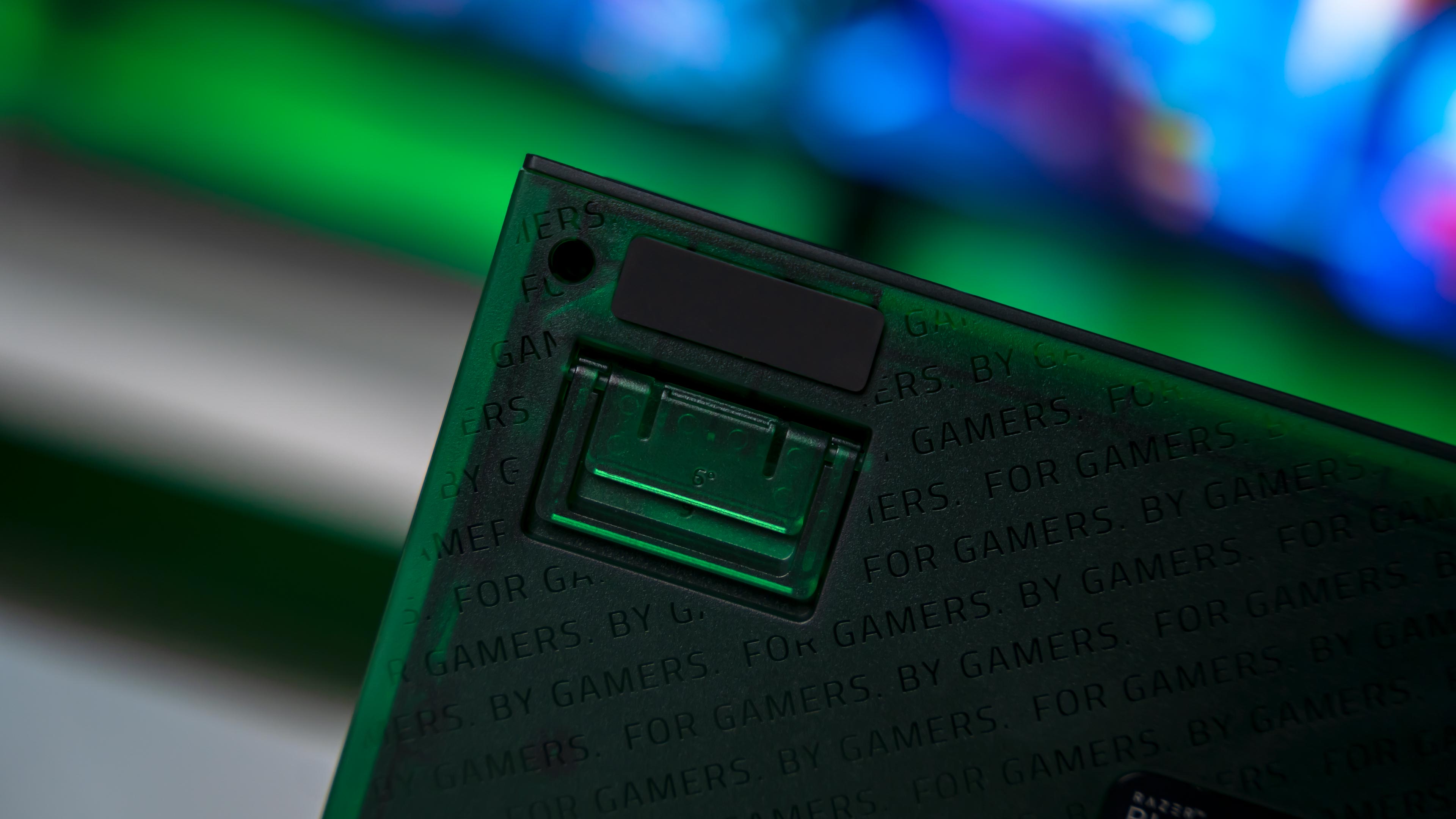 Razer Blackwidow V4 75% Phantom Green Edition Keyboard (10)