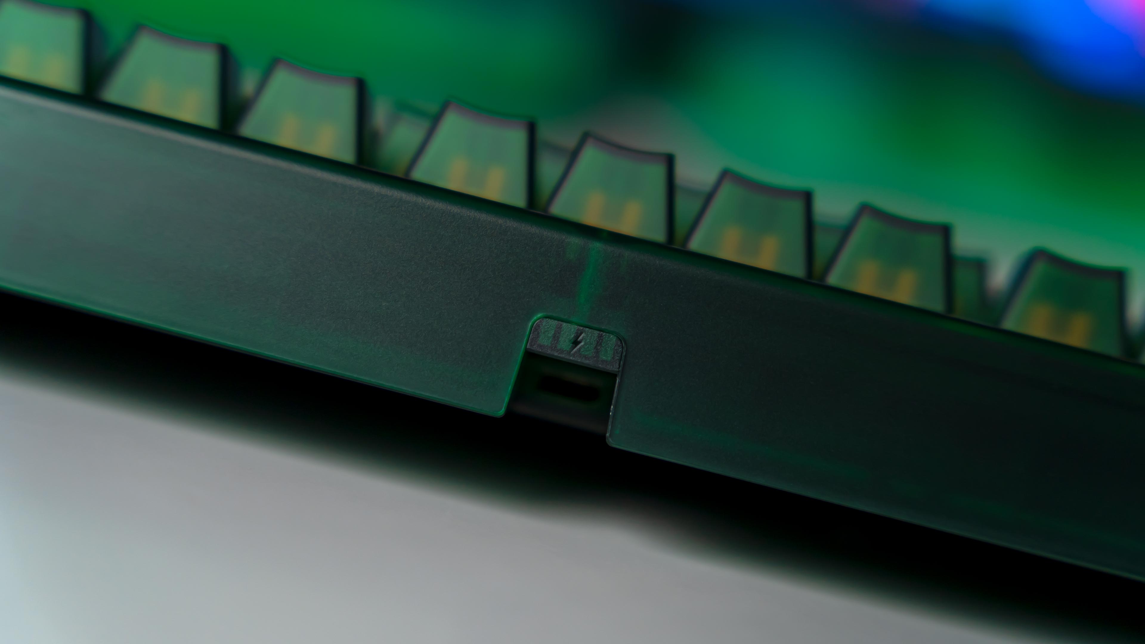 Razer Blackwidow V4 75% Phantom Green Edition Keyboard (18)