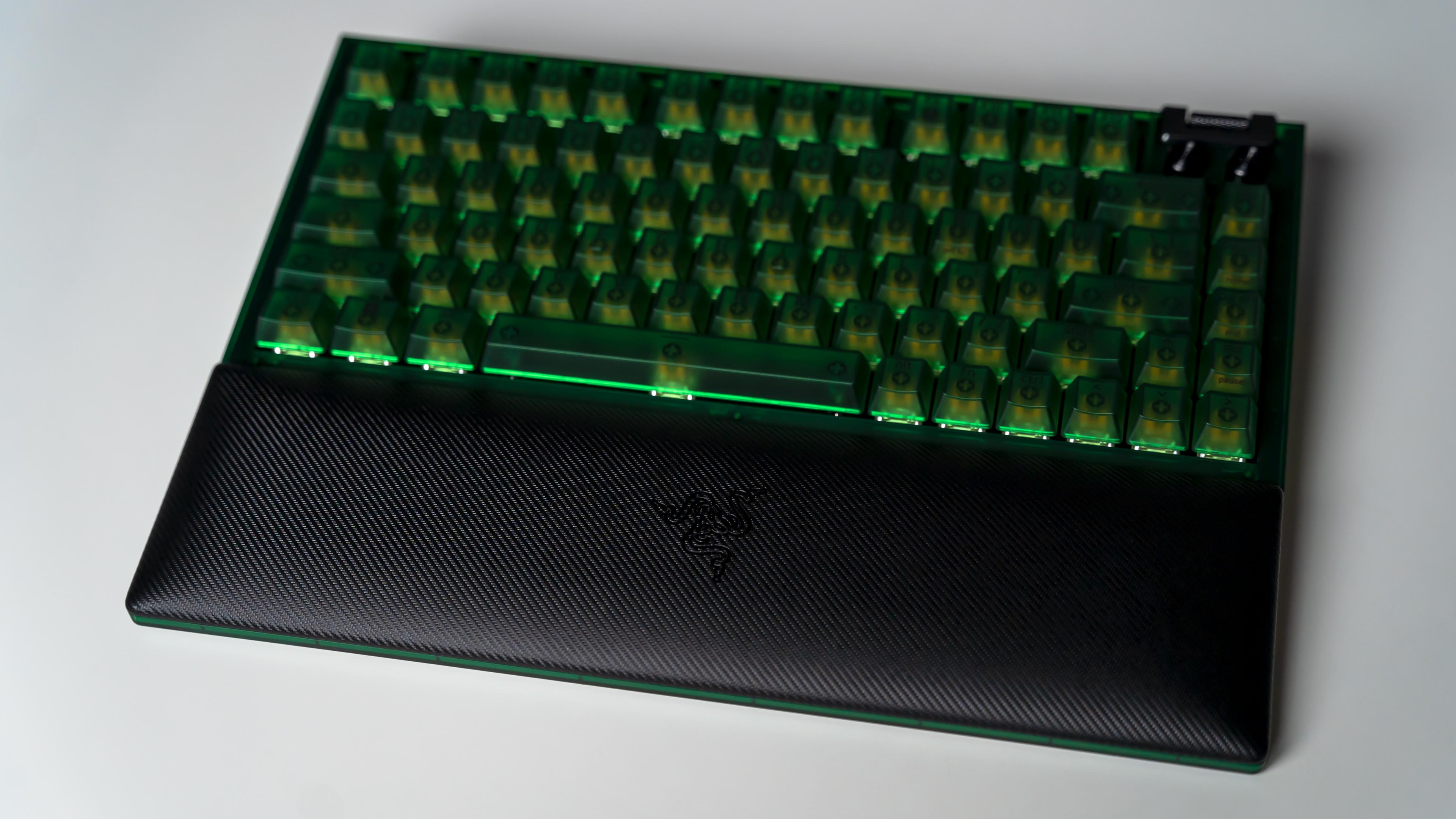 Razer Blackwidow V4 75% Phantom Green Edition Keyboard (26)