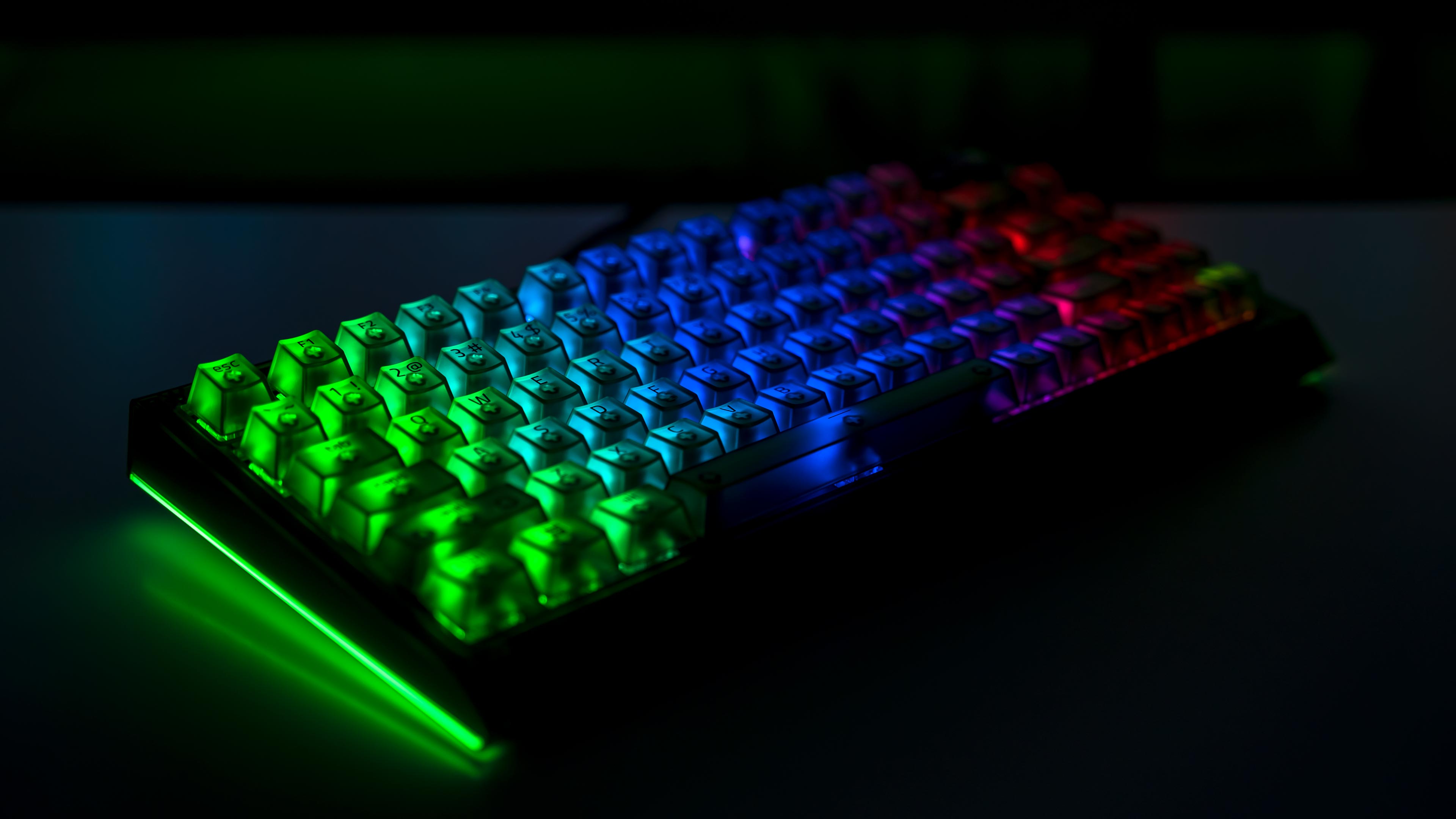 Razer Blackwidow V4 75% Phantom Green Edition RGB Lights off (3)