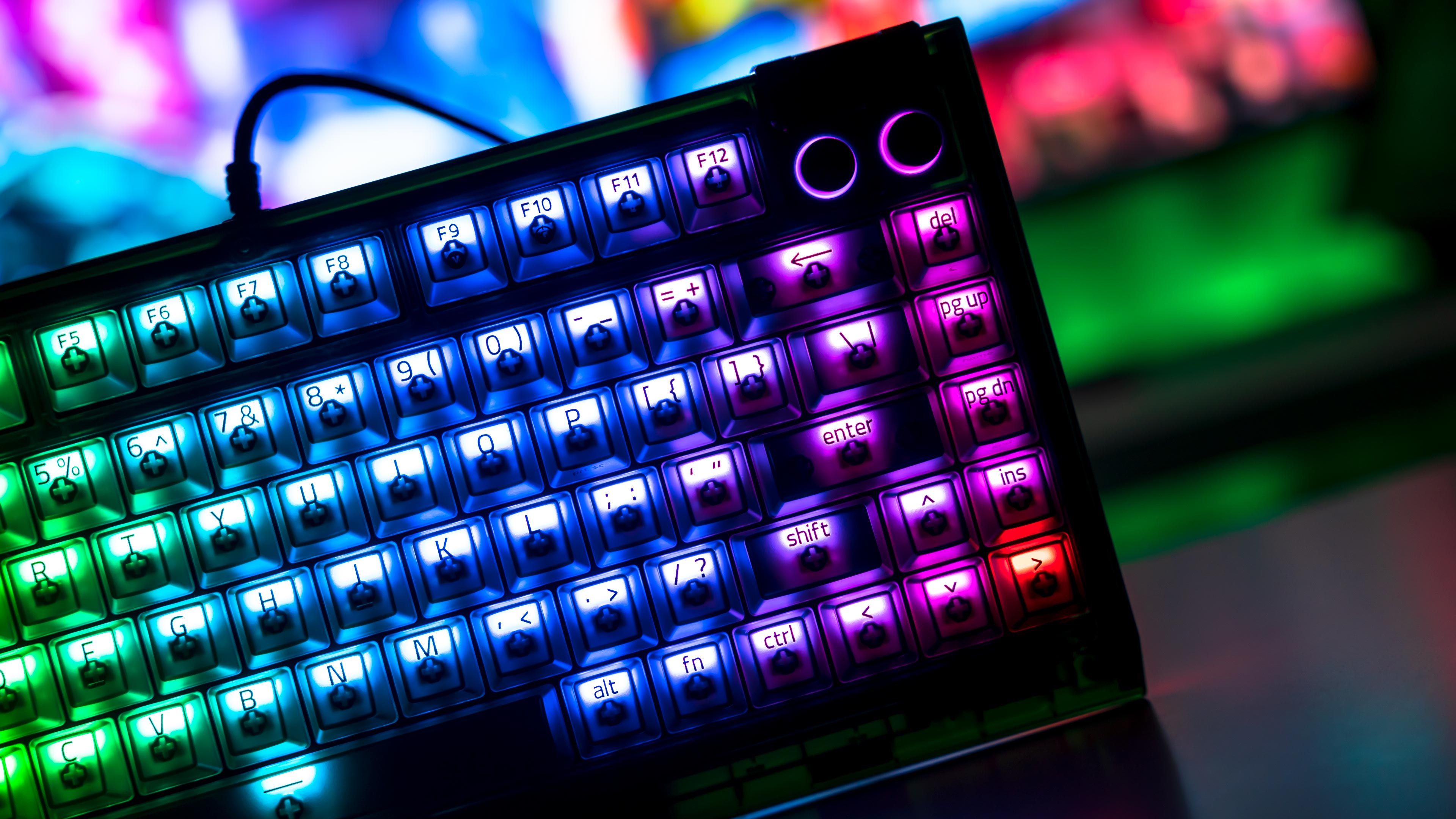 Razer Blackwidow V4 75% Phantom Green Edition RGB Lights off (8)