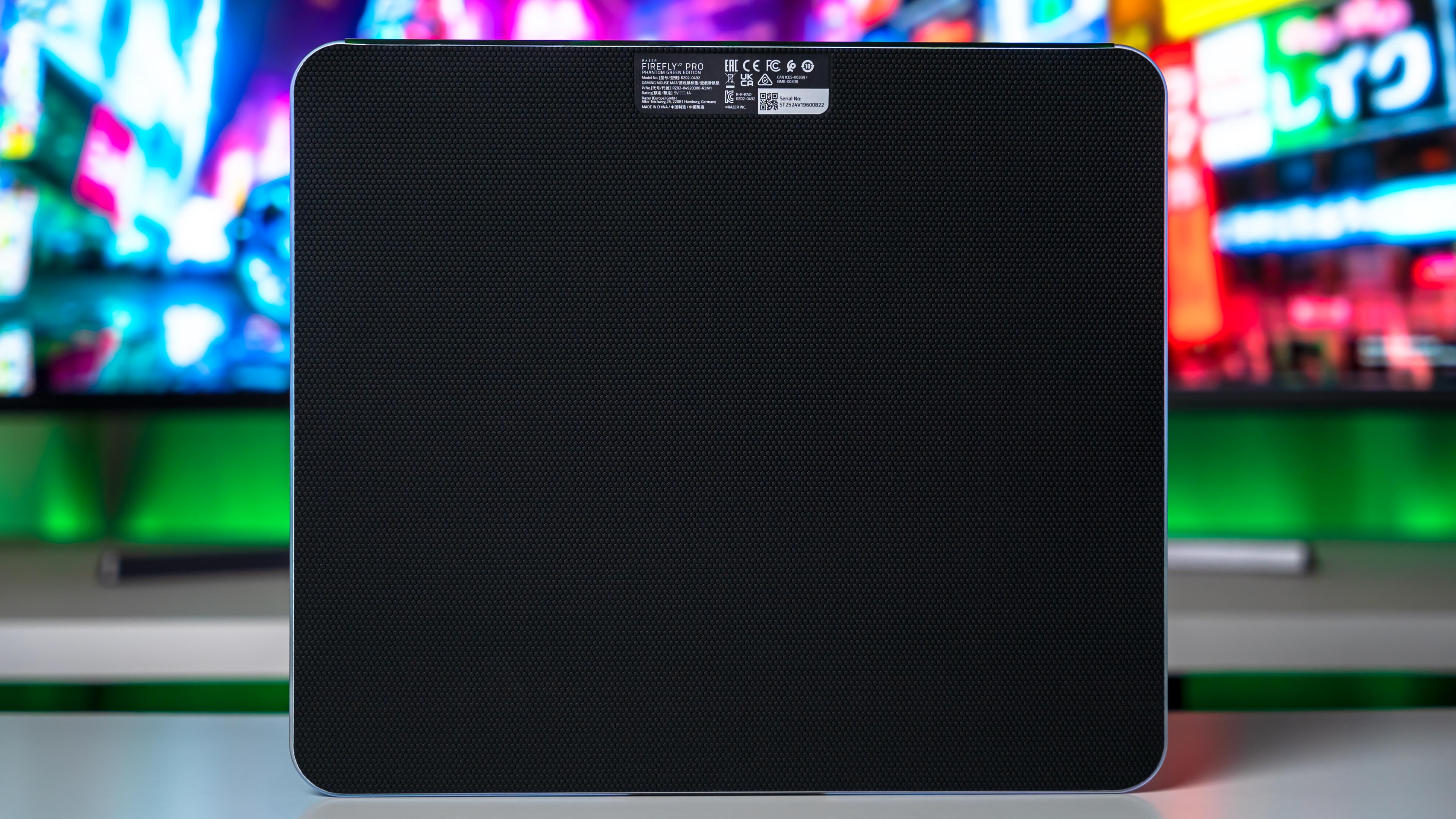 Razer Firefly V2 Pro Phantom Green Edition Mouse Pad (2)