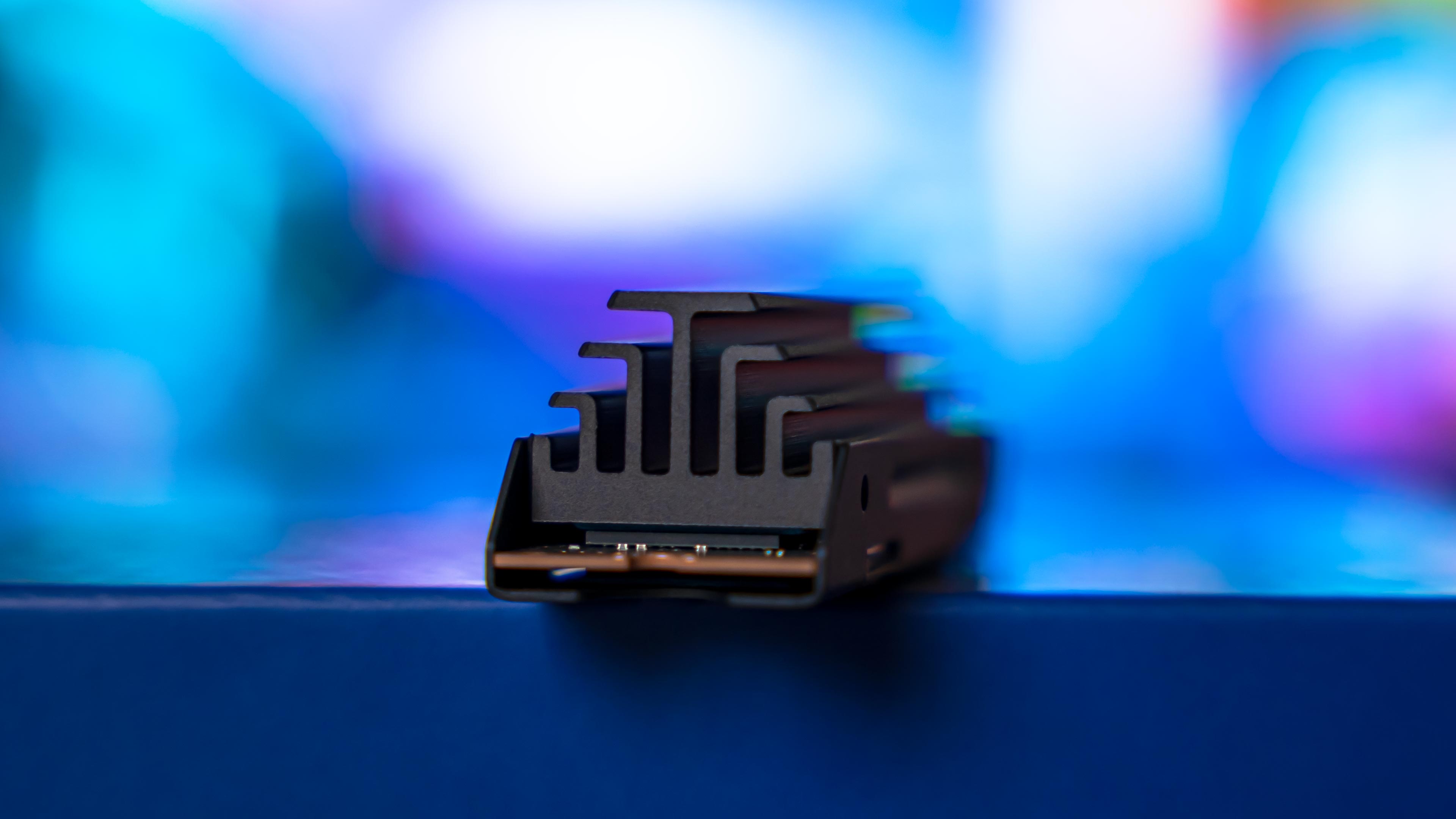 Crucial T705 4TB Heatsink SSD (3)