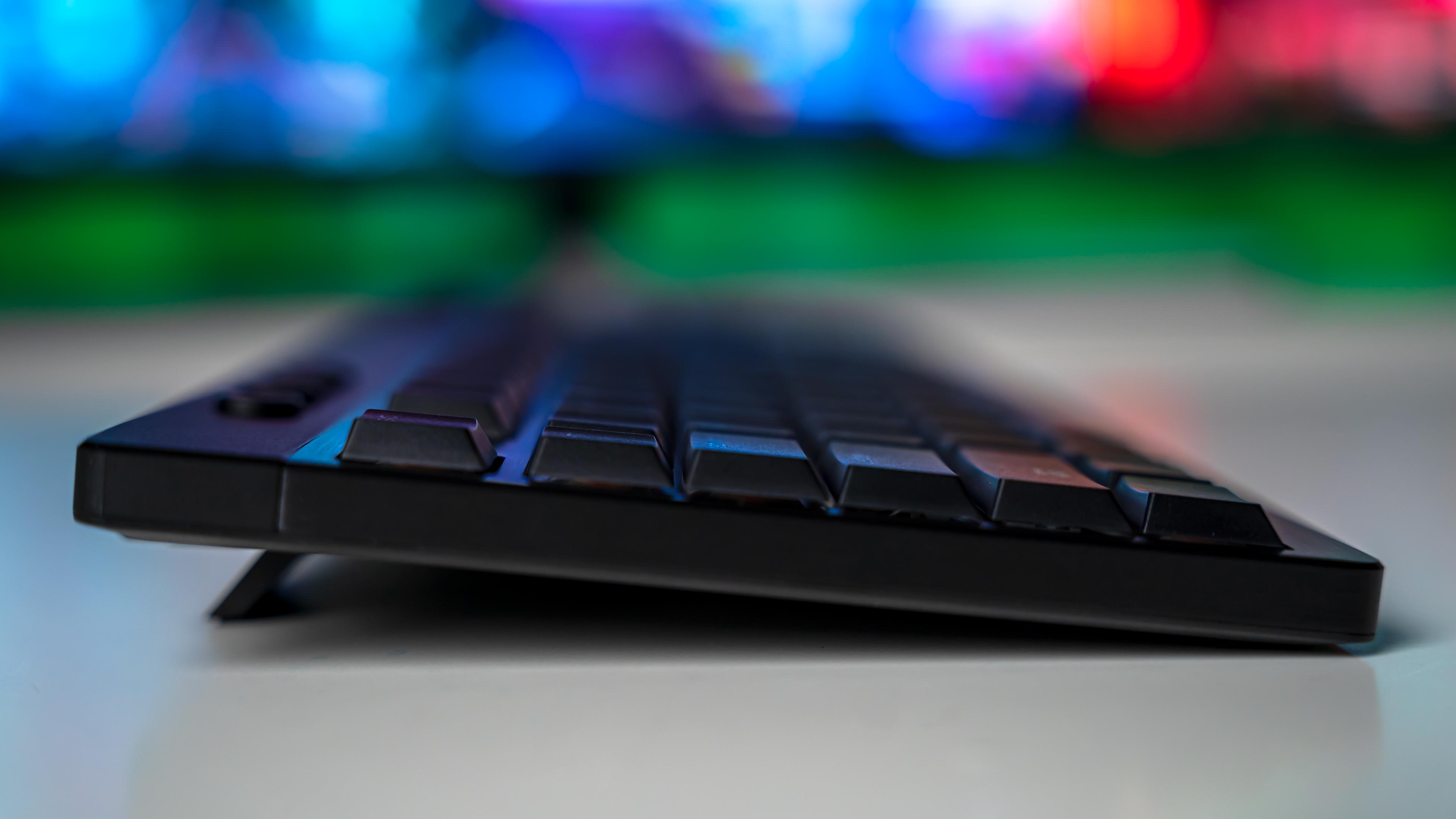 Razer BlackWidow V4 Low Profile HyperSpeed Keyboard (20)