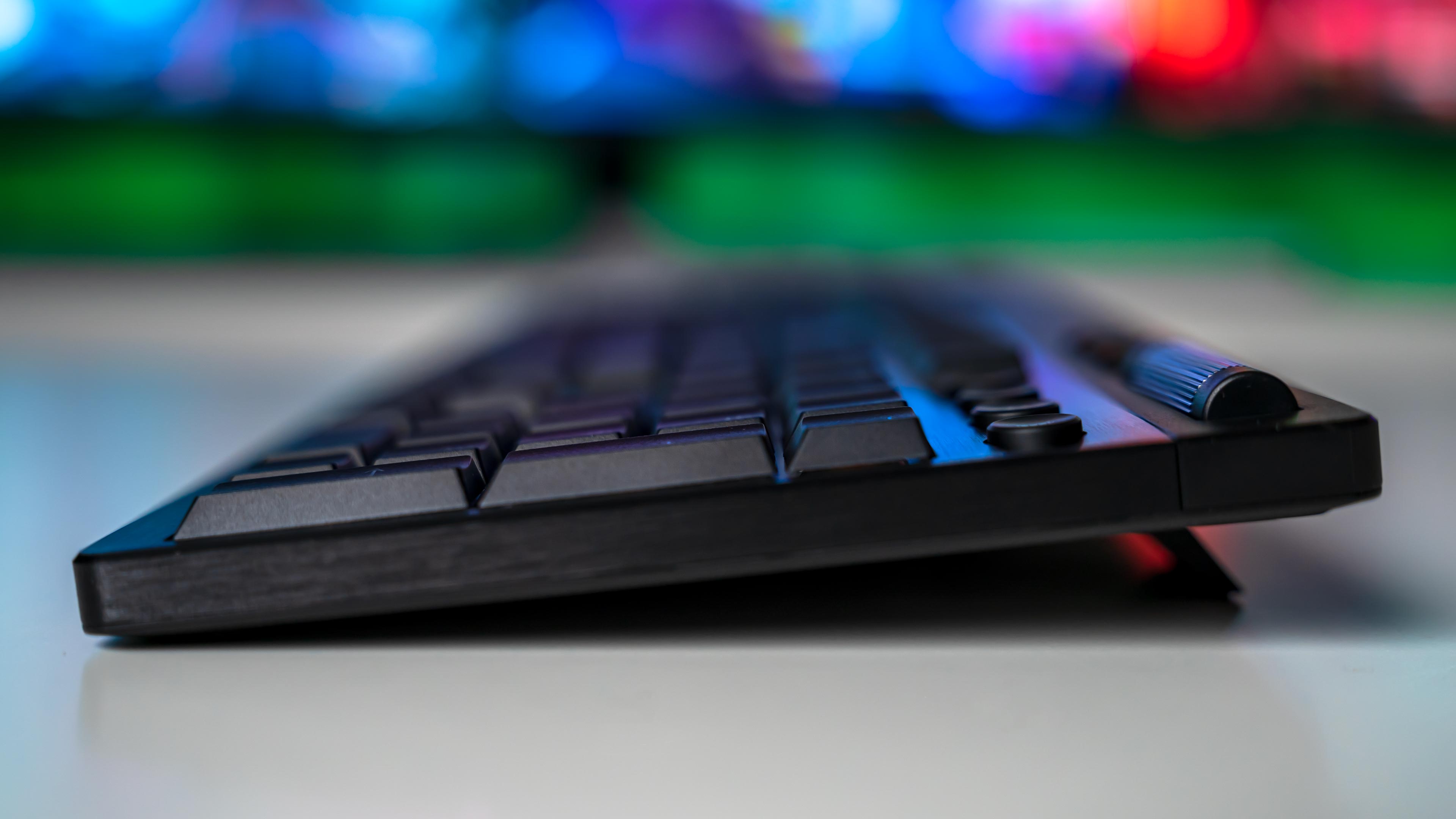 Razer BlackWidow V4 Low Profile HyperSpeed Keyboard (23)