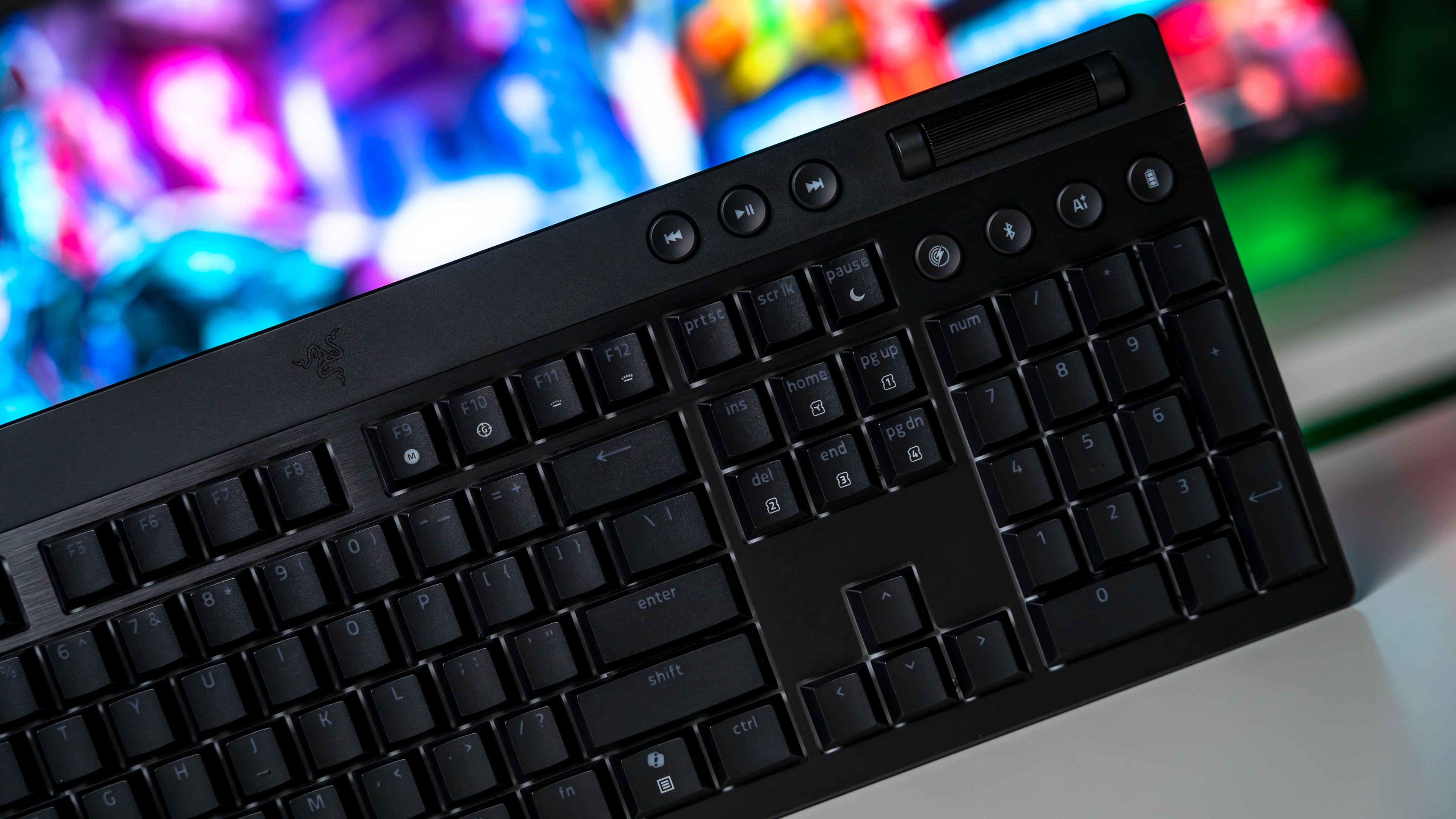 Razer BlackWidow V4 Low Profile HyperSpeed Keyboard (8)