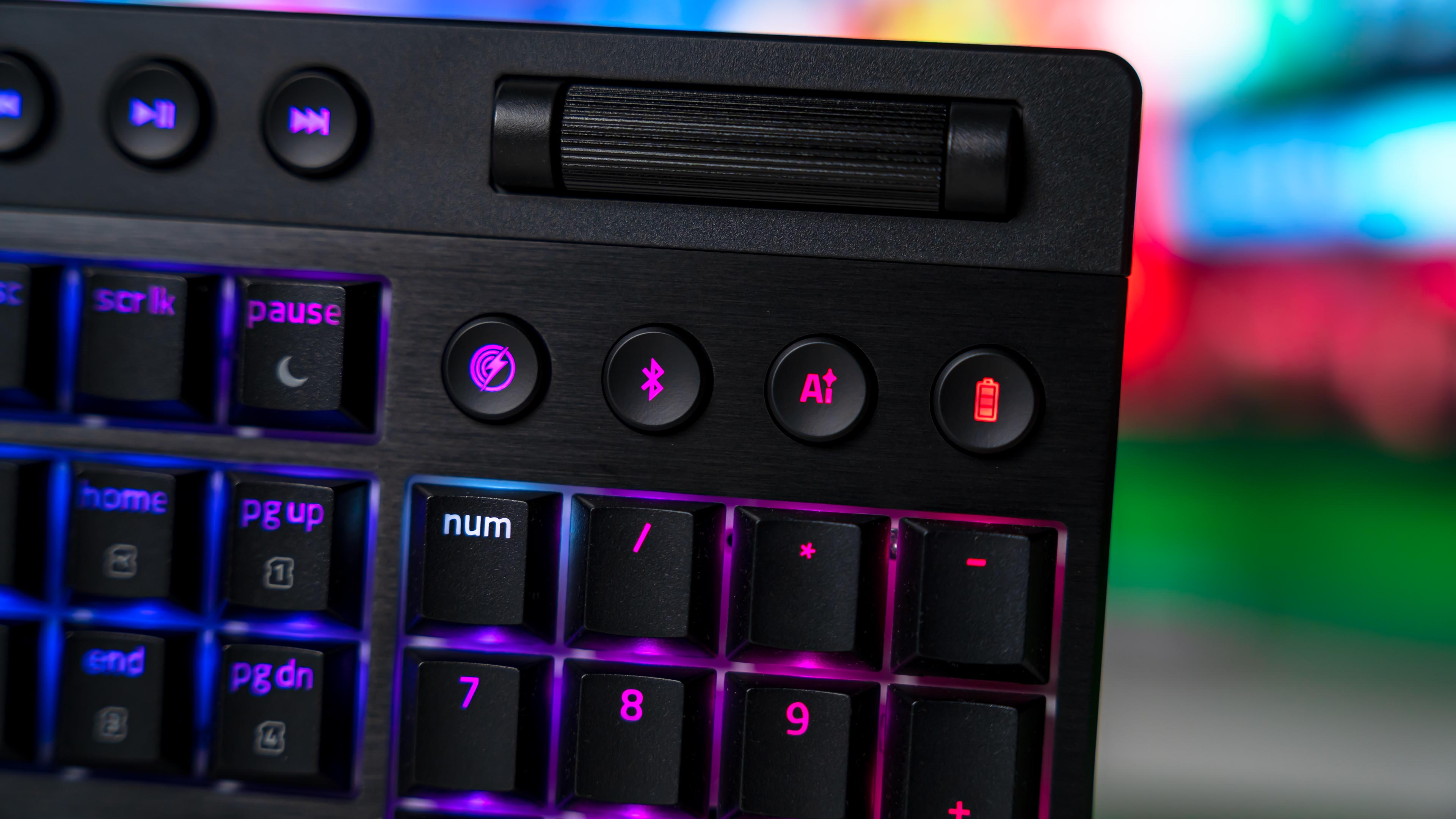Razer BlackWidow V4 Low Profile HyperSpeed RGB (4)