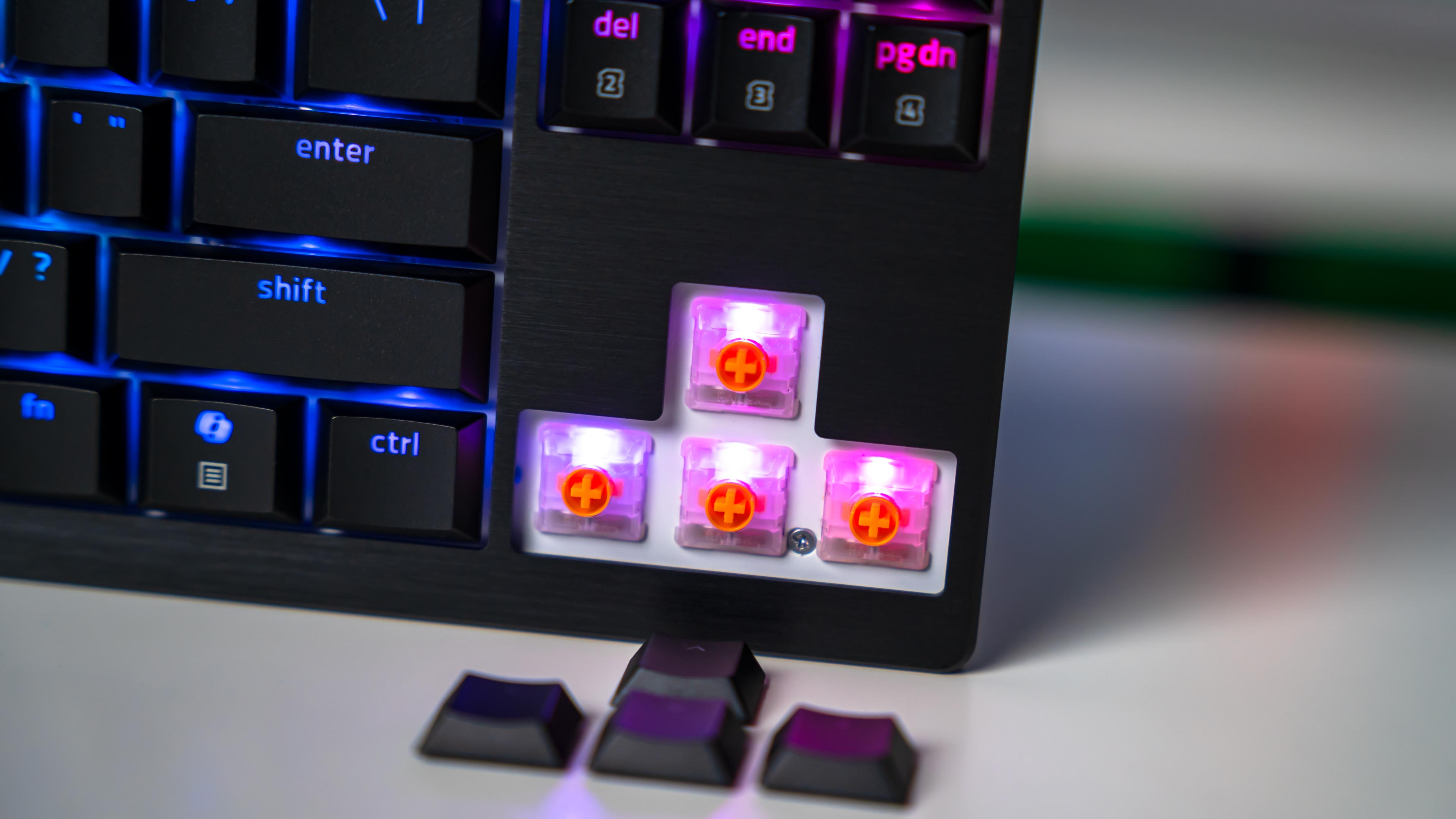 Razer BlackWidow V4 Low Profile Tenkeyless HyperSpeed RGB (2)