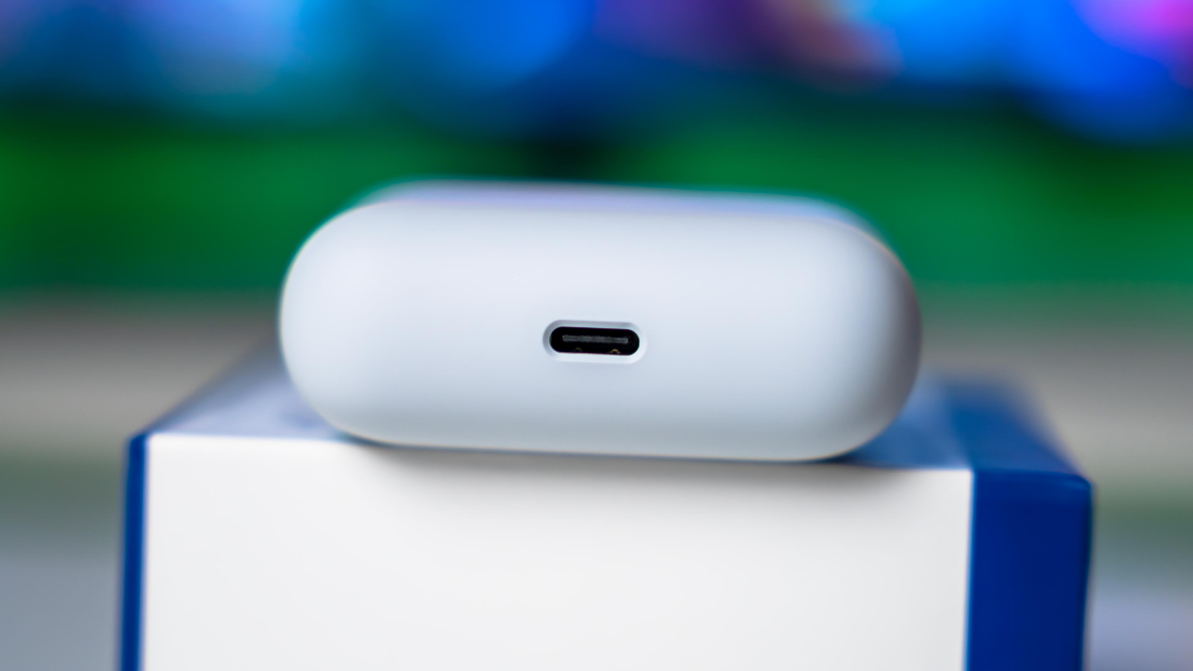 Razer Hammerhead Hyperspeed PlayStation Earbuds (3)