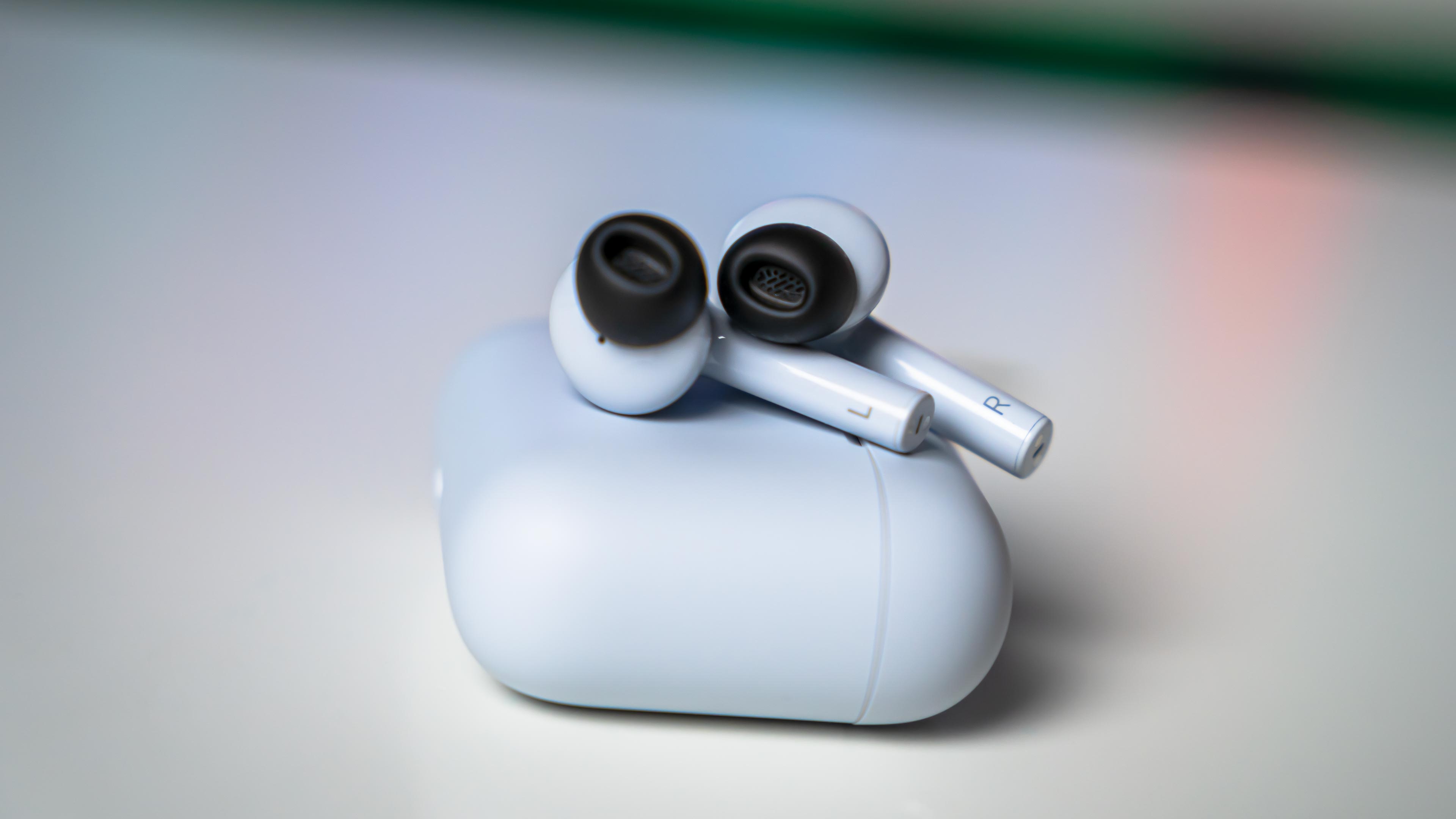 Razer Hammerhead Hyperspeed PlayStation Wireless Earbuds (6)