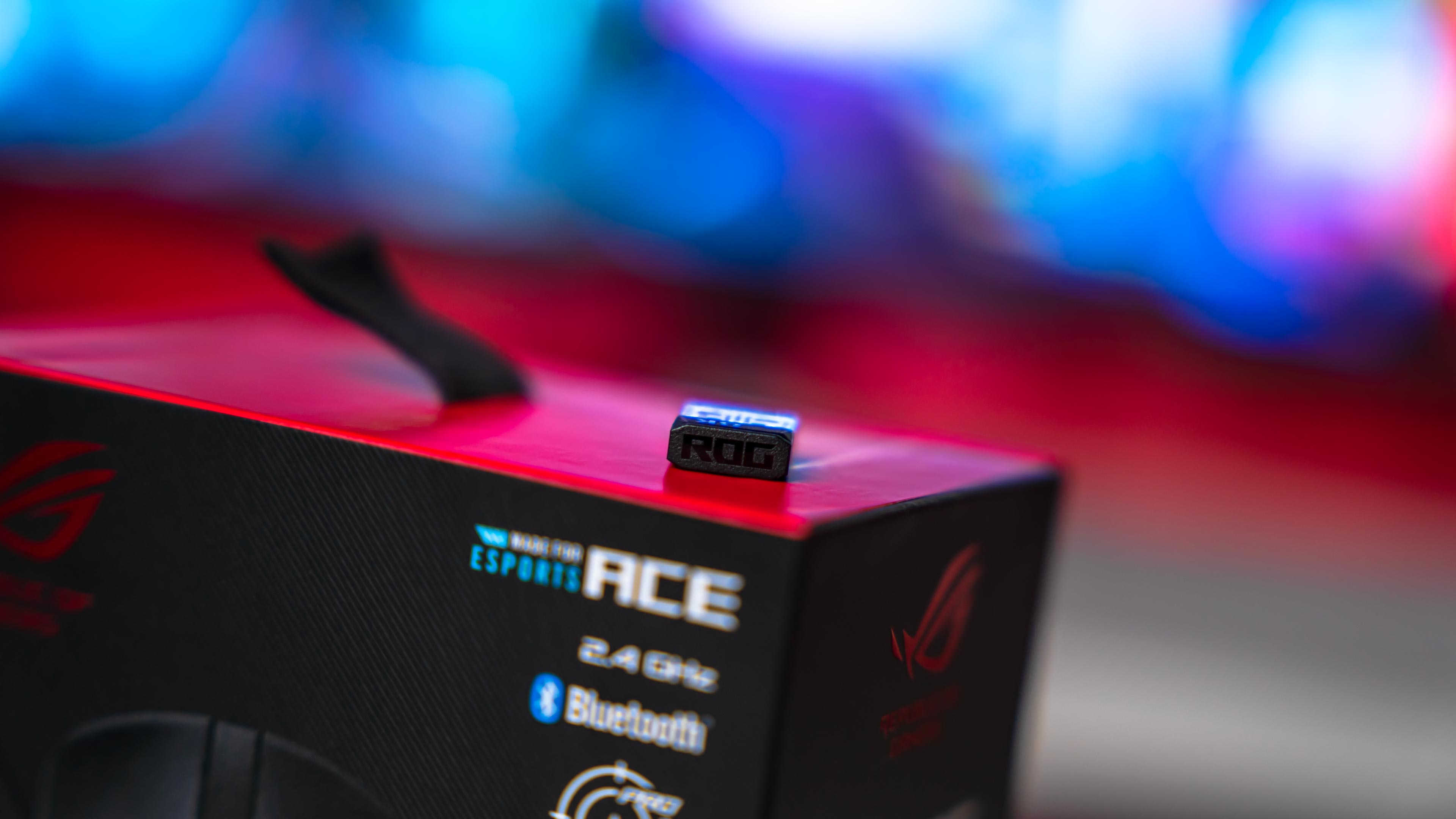 ASUS ROG Harpe II Ace Box (20)