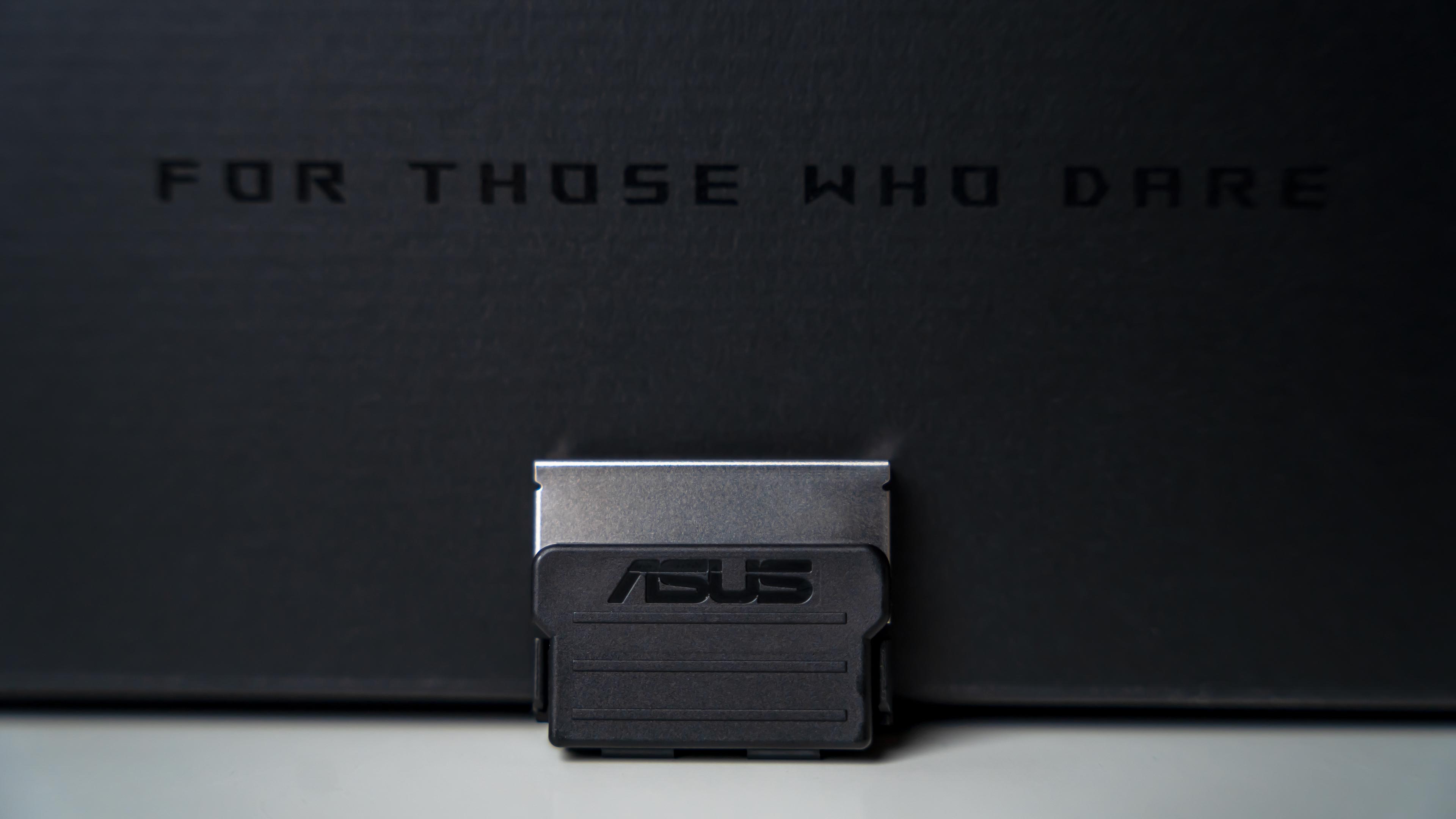 ASUS ROG Astral RTX 5090 BTF Edition Box (23)