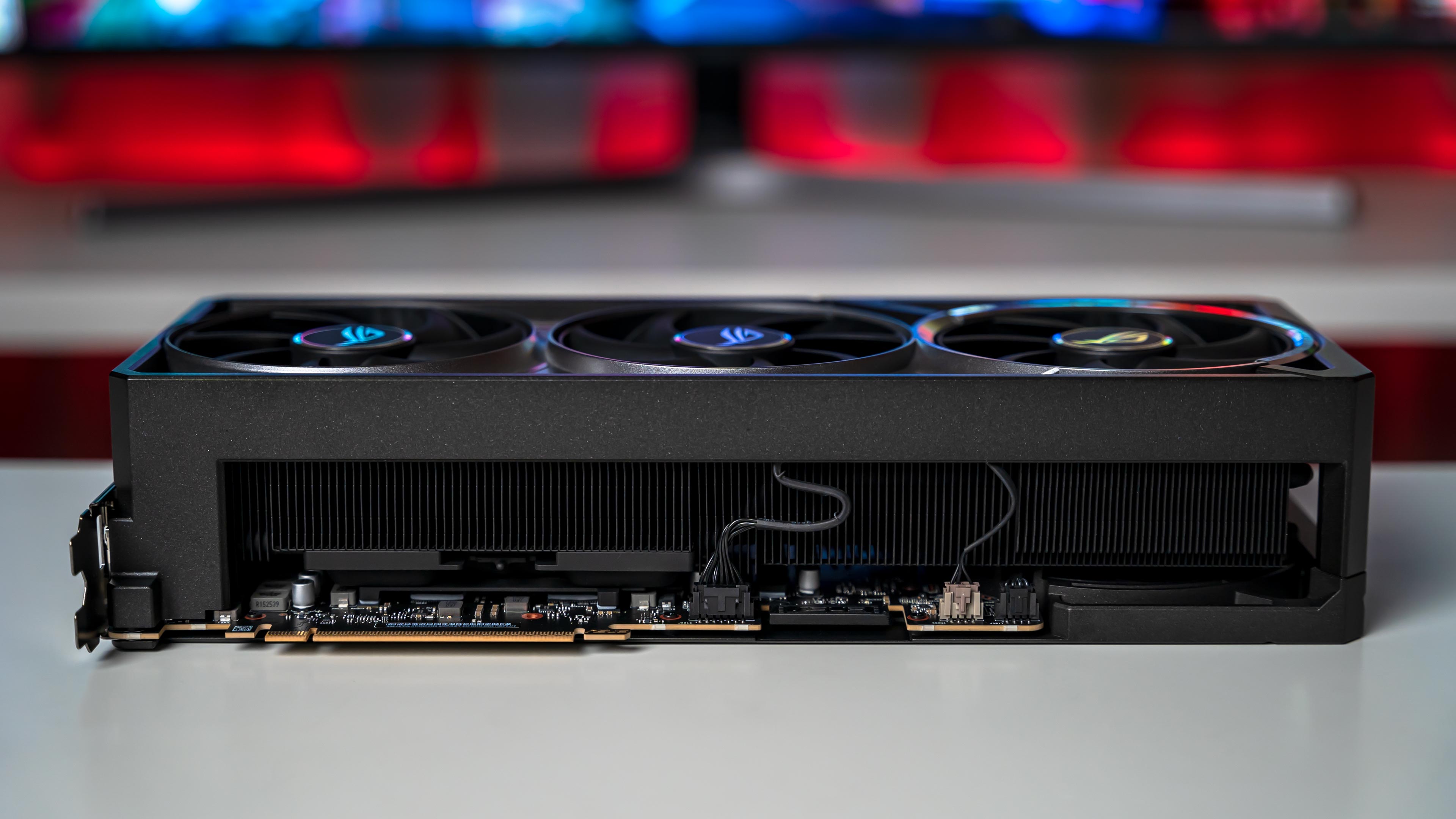 ASUS ROG Astral RTX 5090 BTF Edition GPU (3)