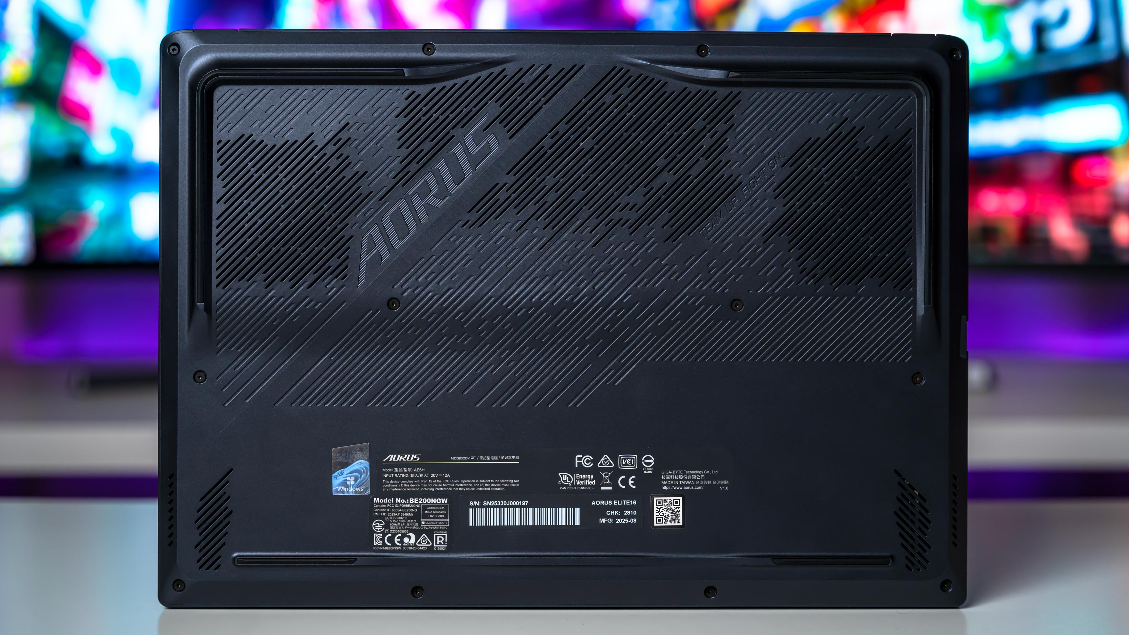 Aorus Elite 16 AE6H Back (1)