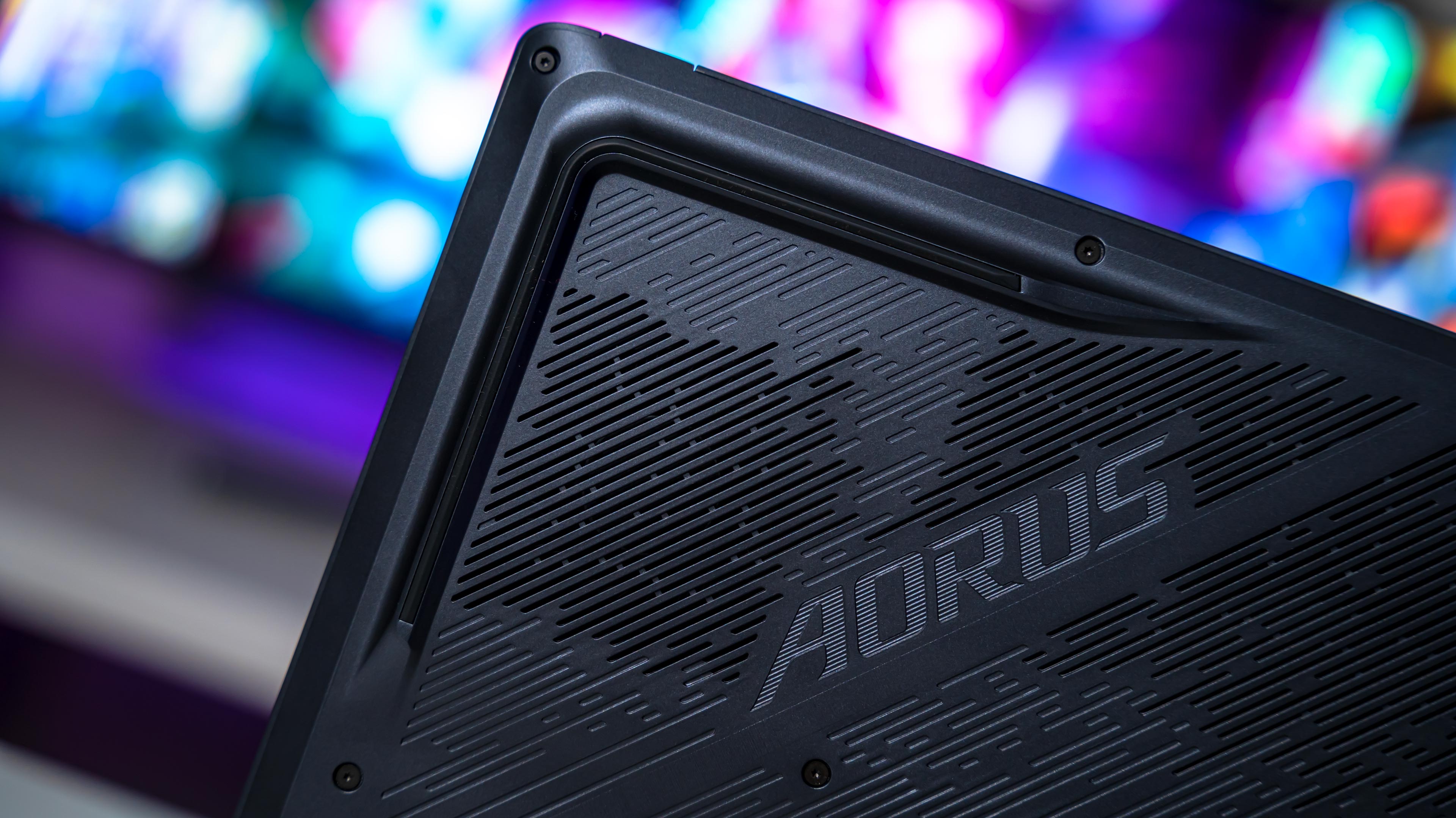 Aorus Elite 16 AE6H Back (2)