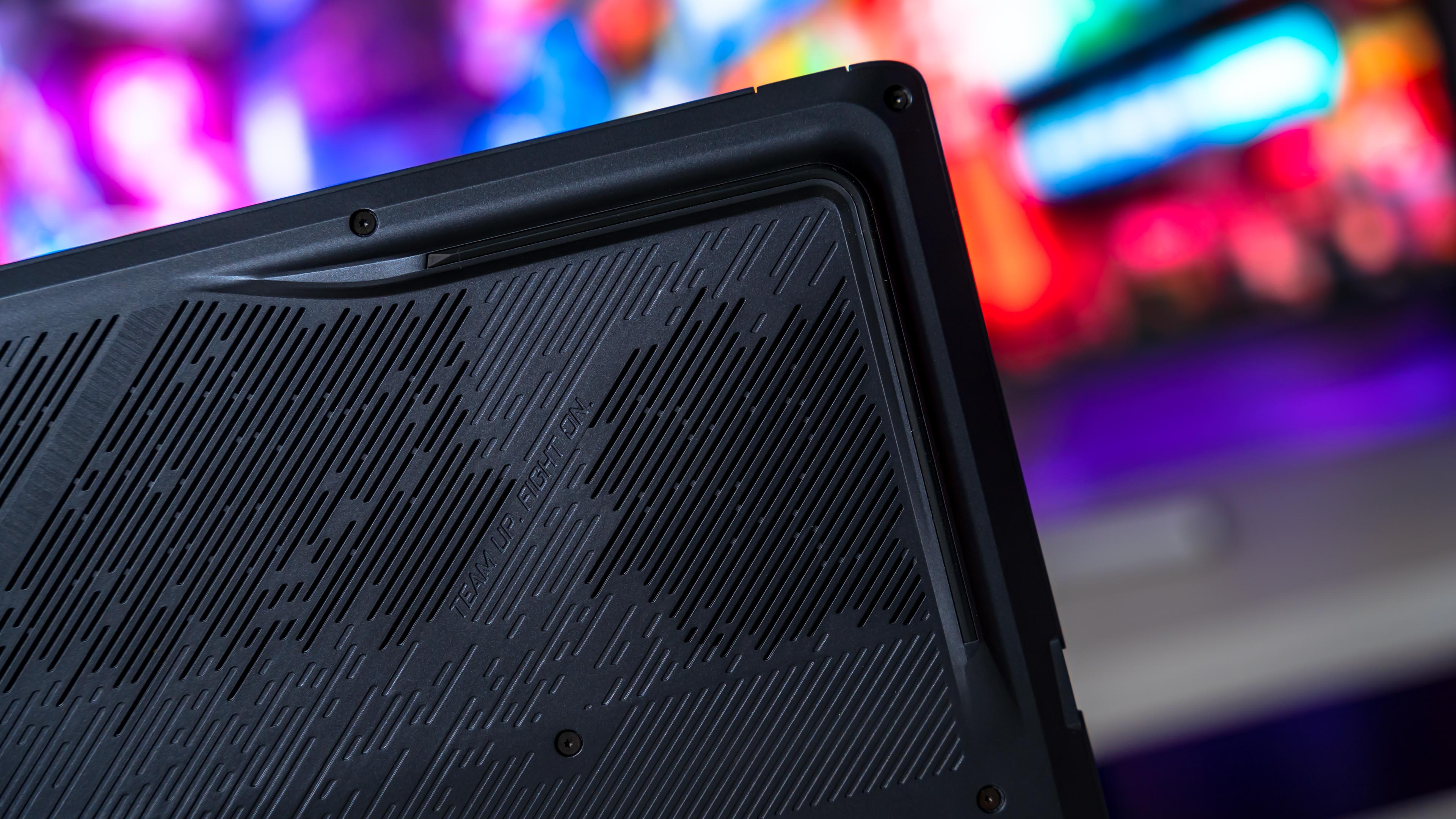 Aorus Elite 16 AE6H Back (3)