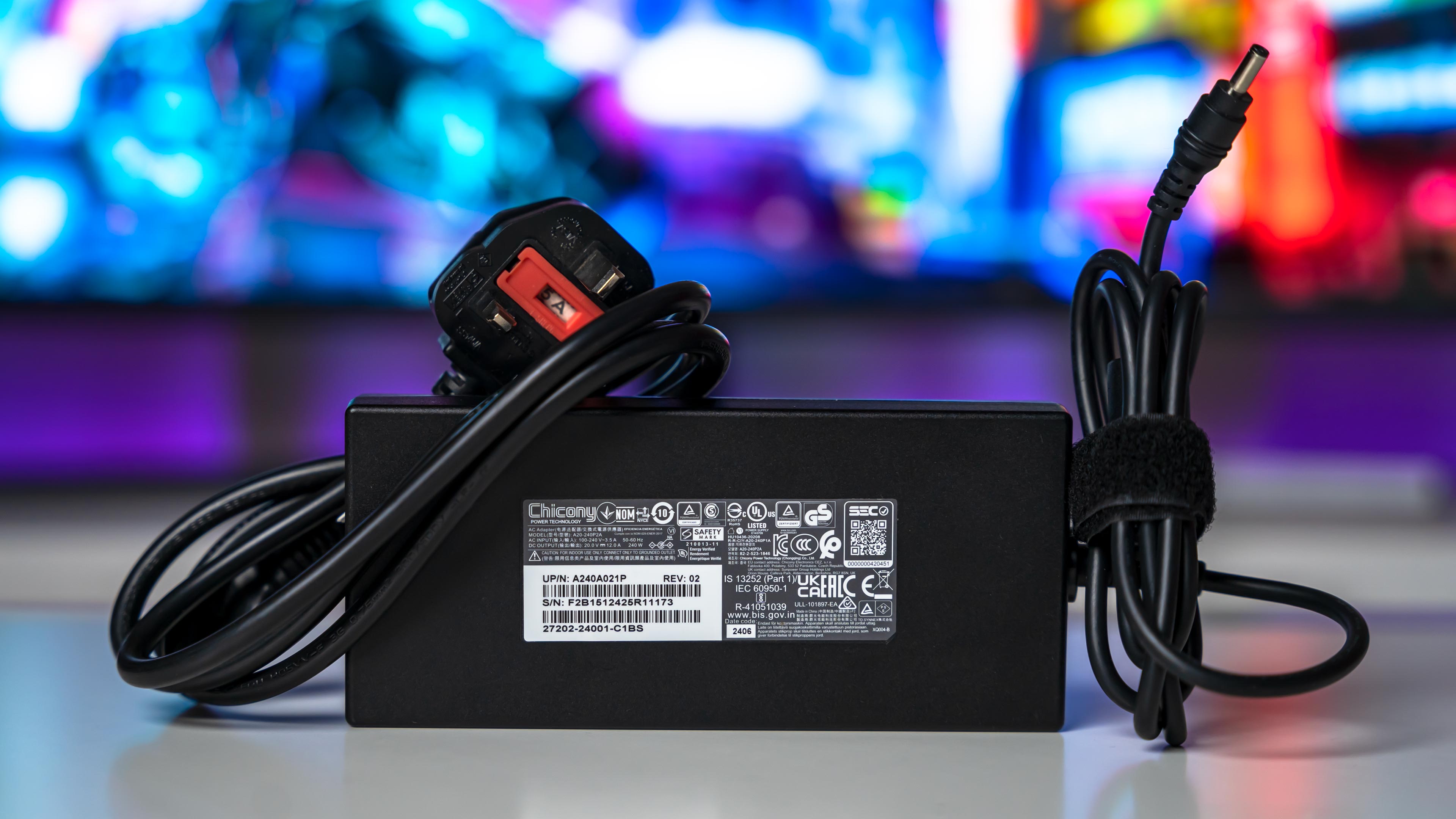 Aorus Elite 16 AE6H Box (11)