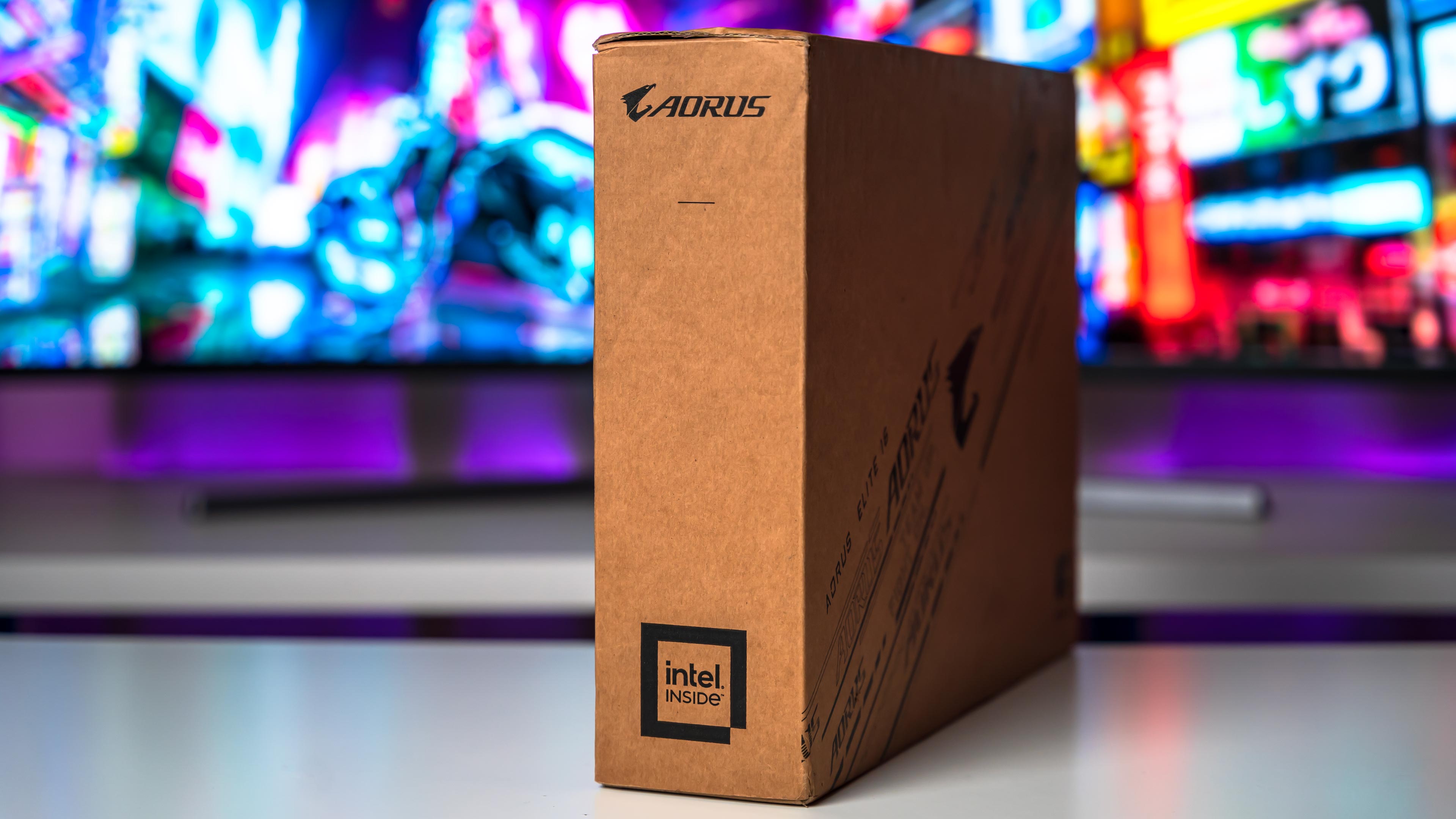 Aorus Elite 16 AE6H Box (4)