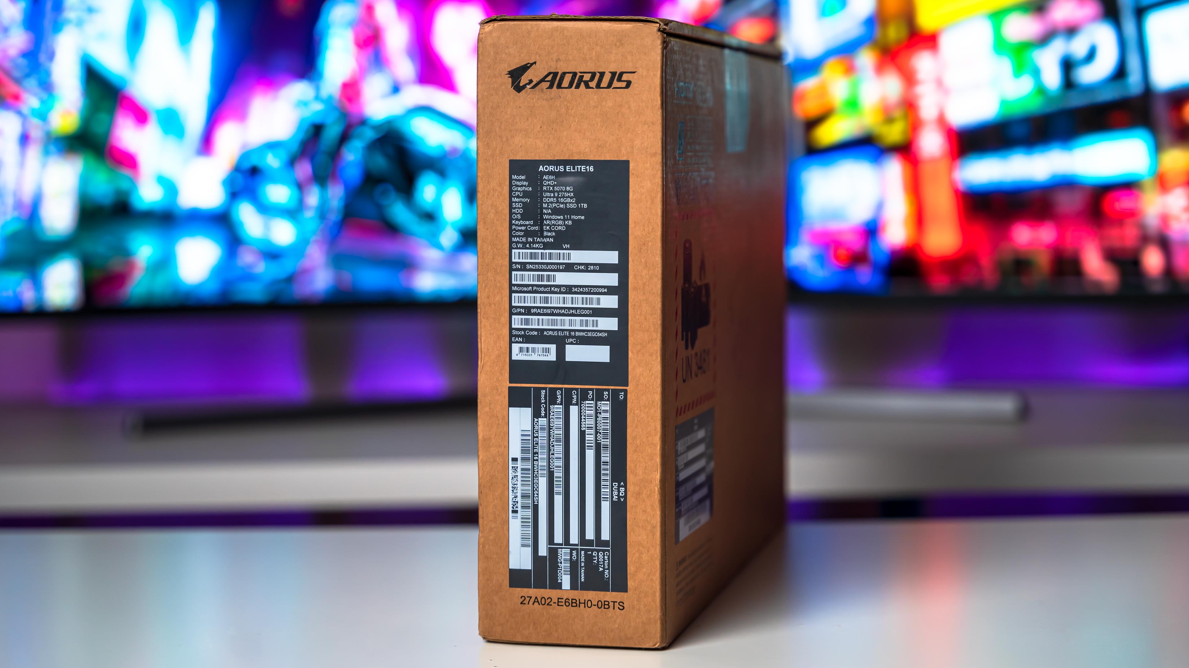 Aorus Elite 16 AE6H Box (5)