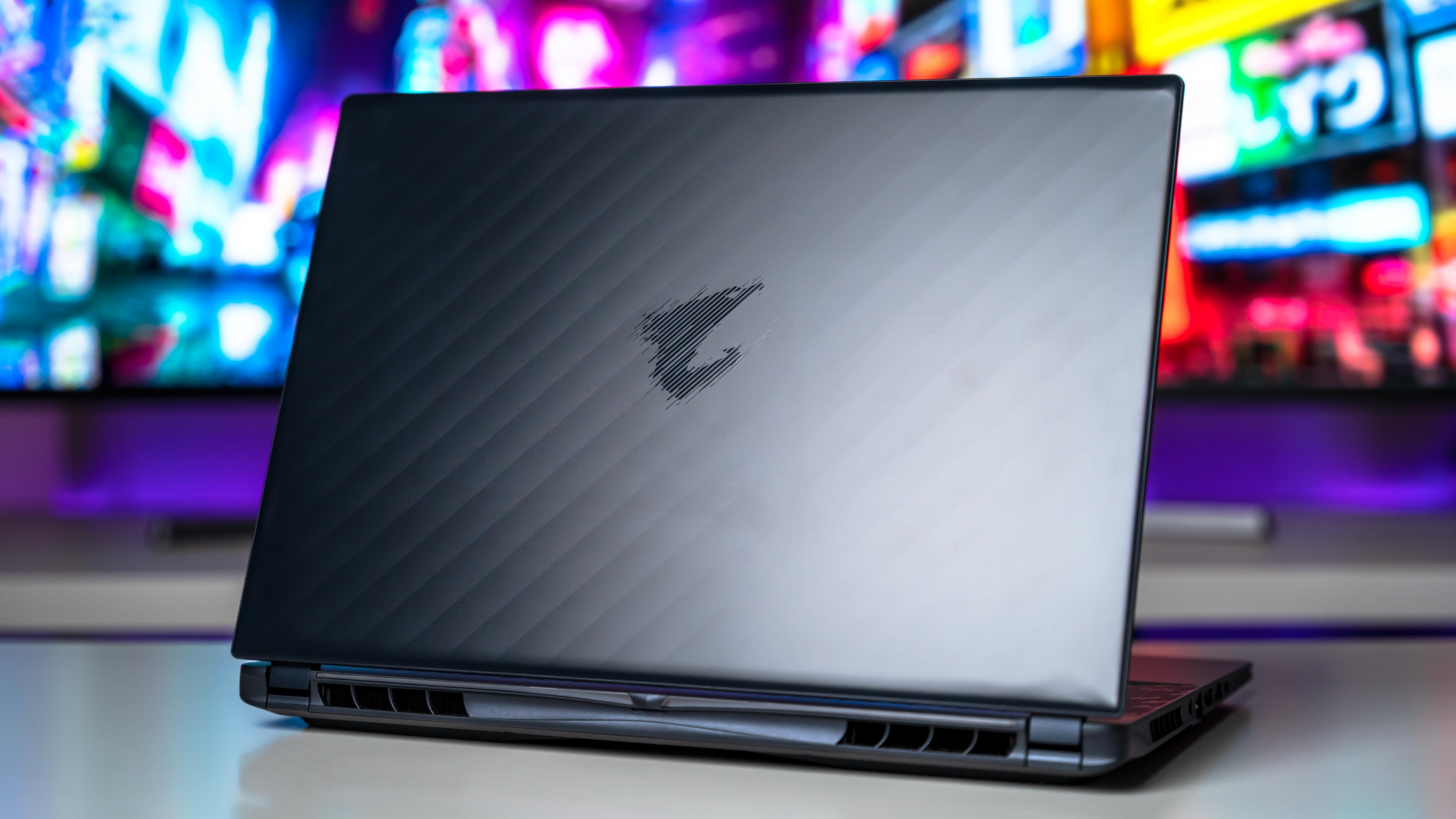 Aorus Elite 16 AE6H Design (1)