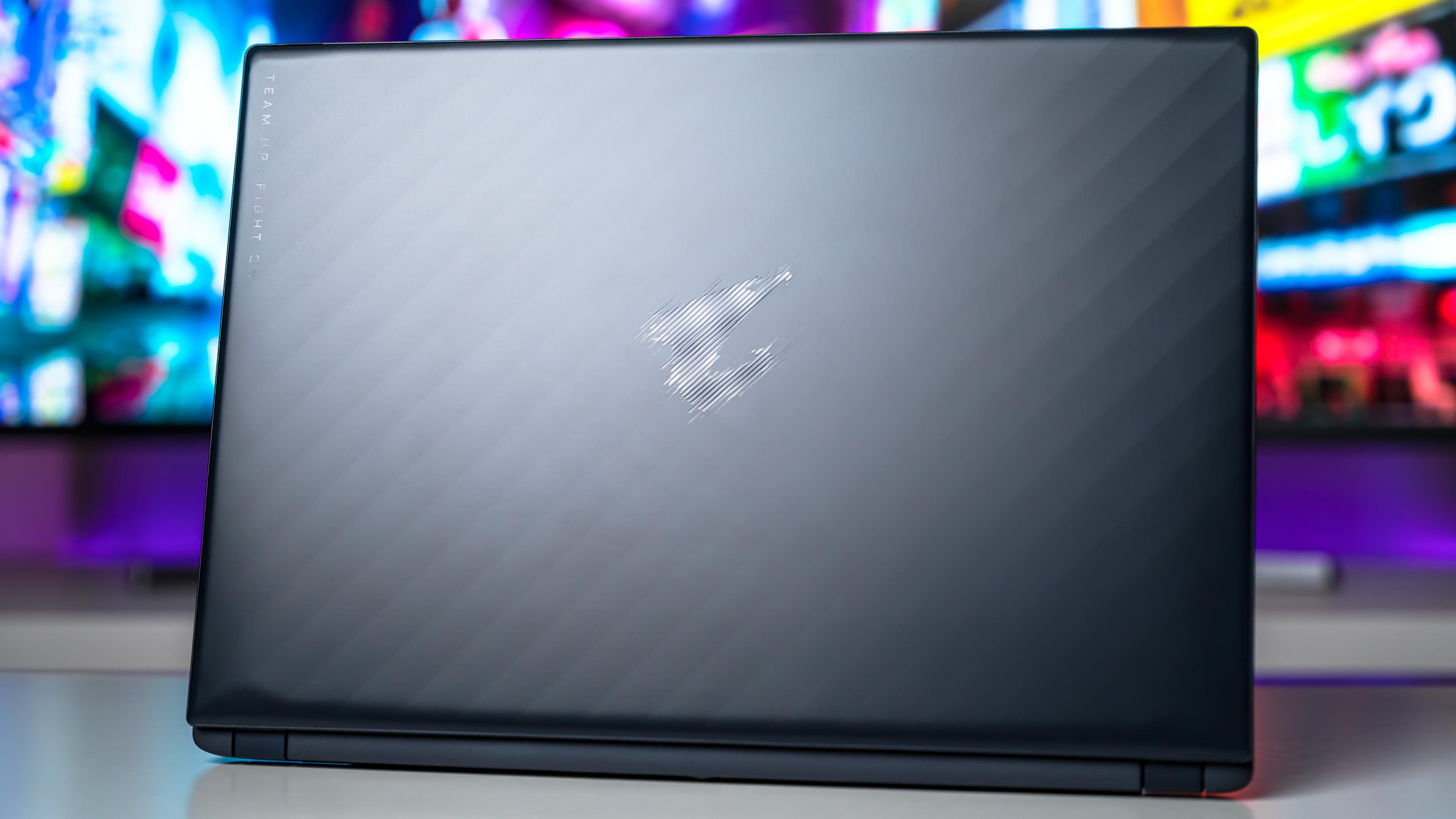 Aorus Elite 16 AE6H Design (8)