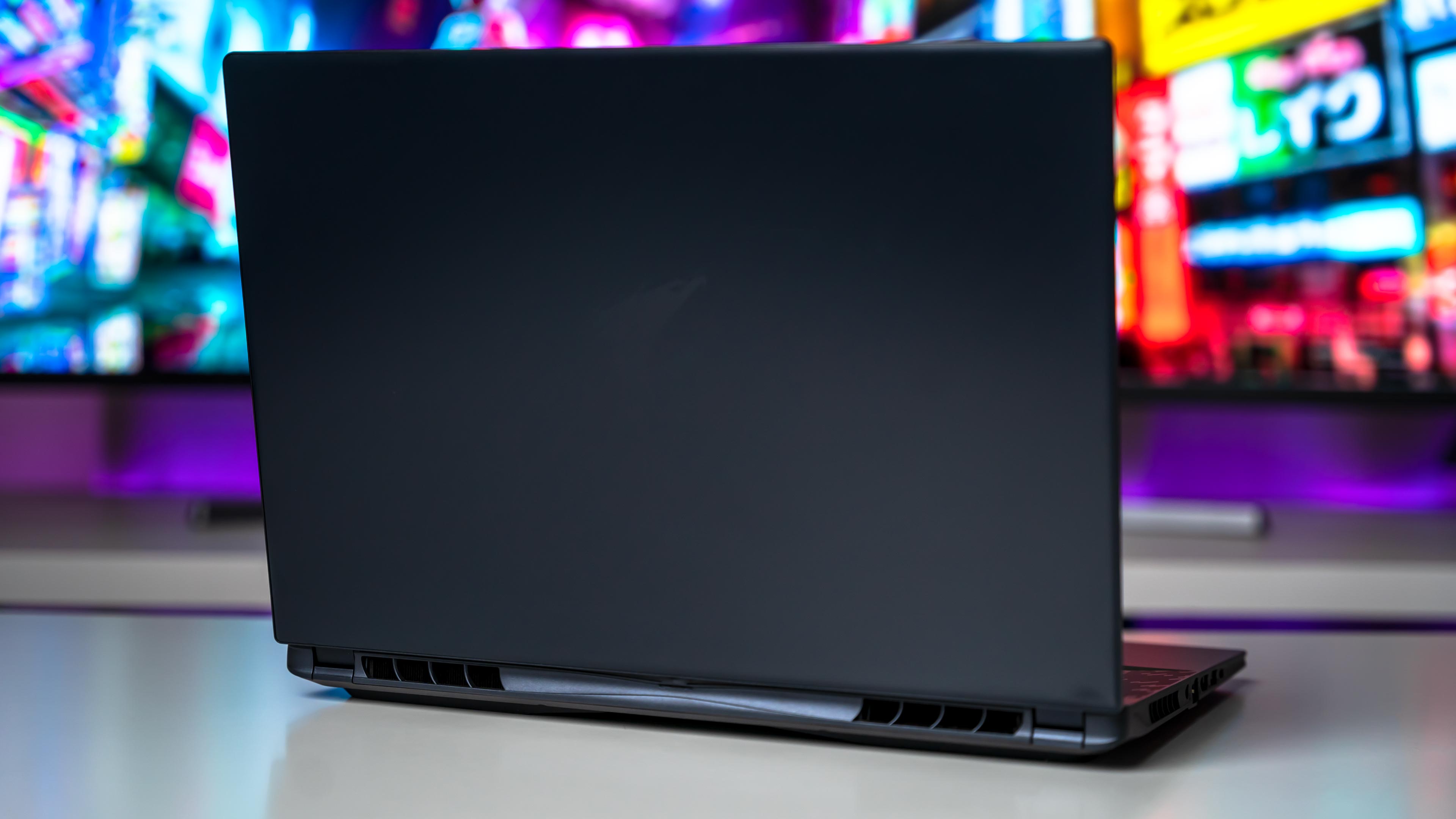 Aorus Elite 16 AE6H Hung (1)