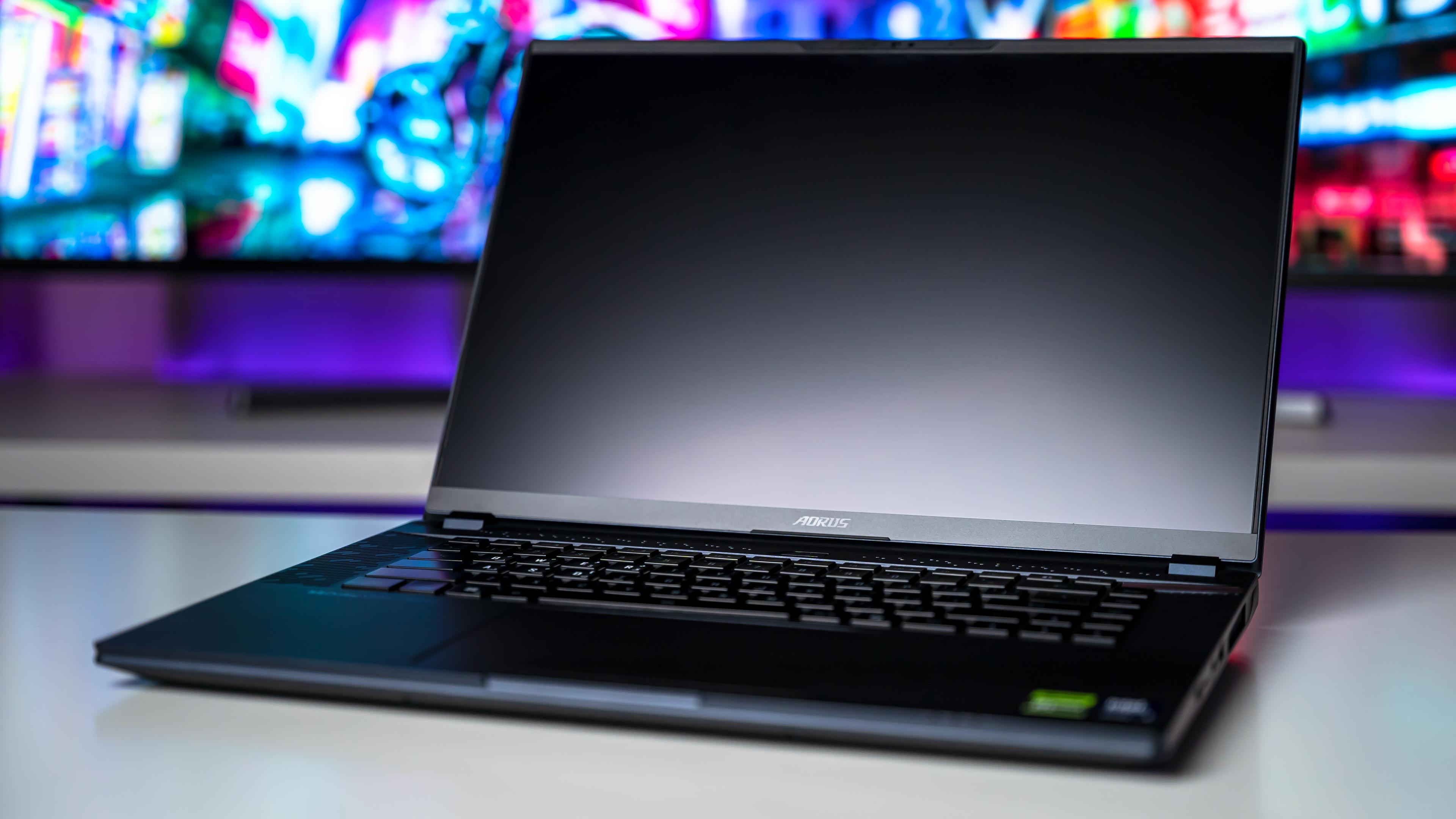 Aorus Elite 16 AE6H Hung (8)