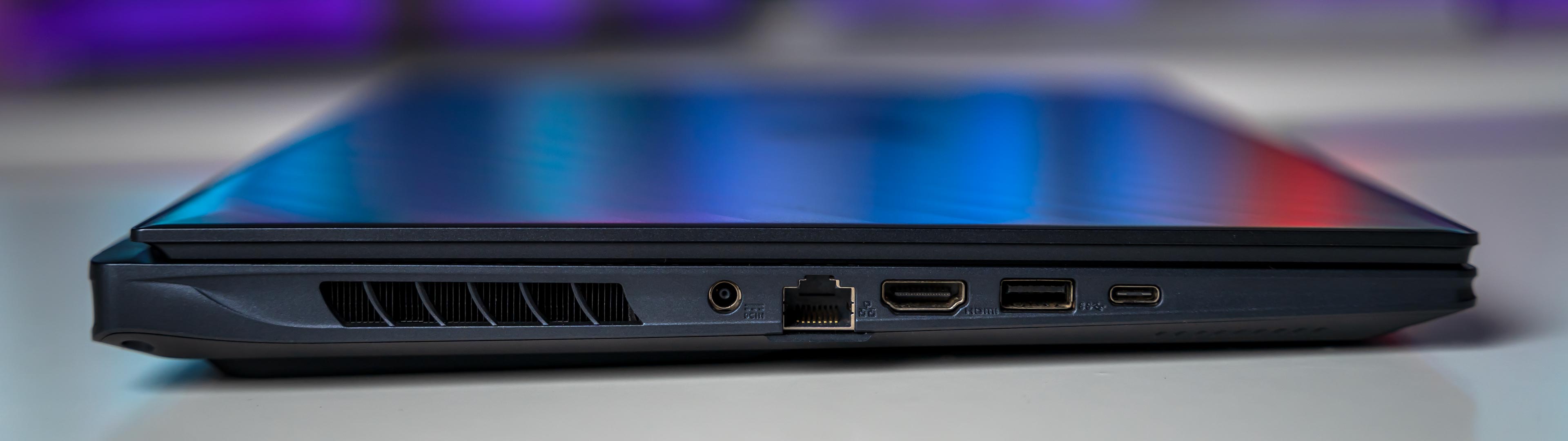 Aorus Elite 16 AE6H Inputs (4)