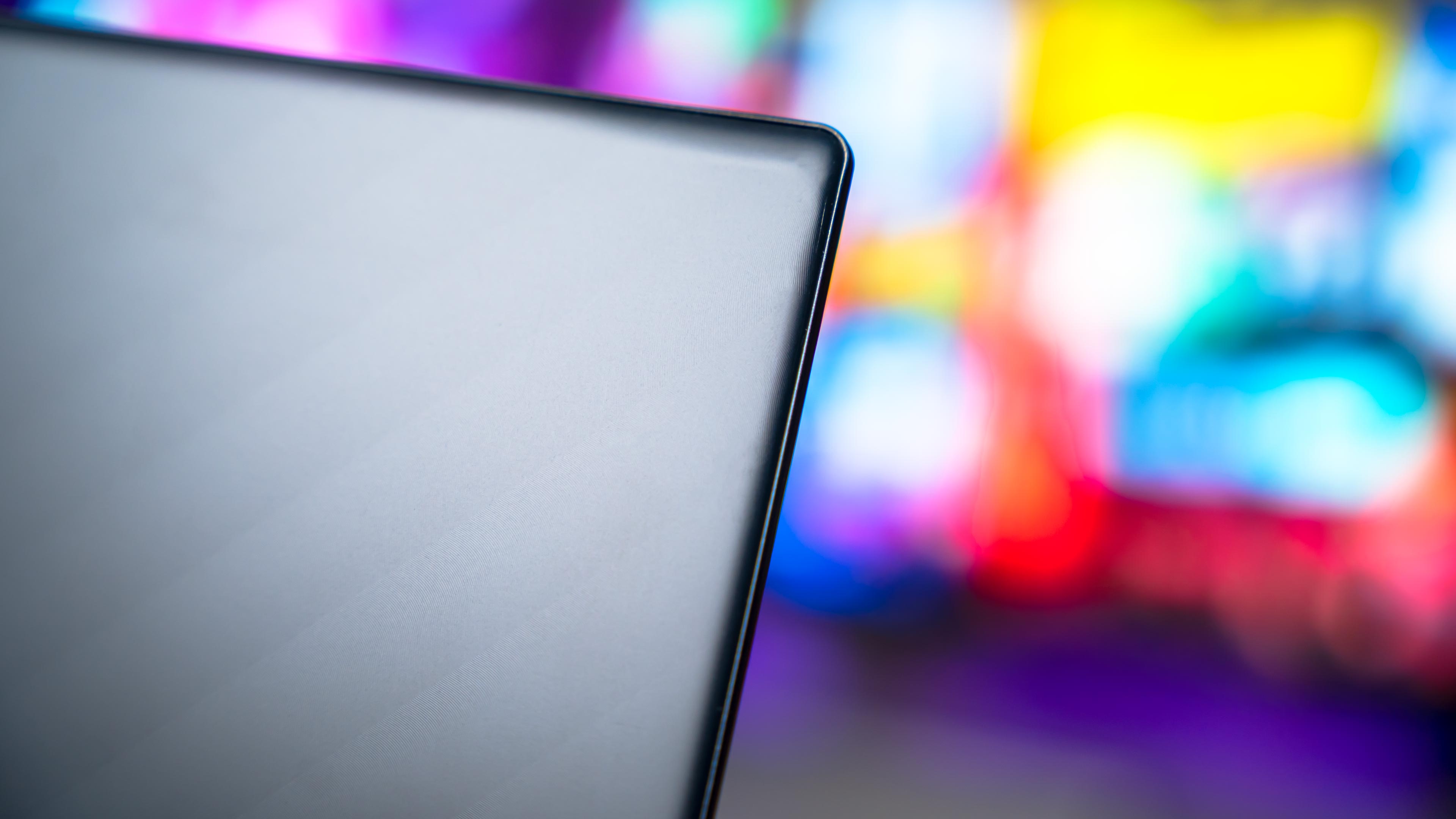 Aorus Elite 16 AE6H Monitor (3)