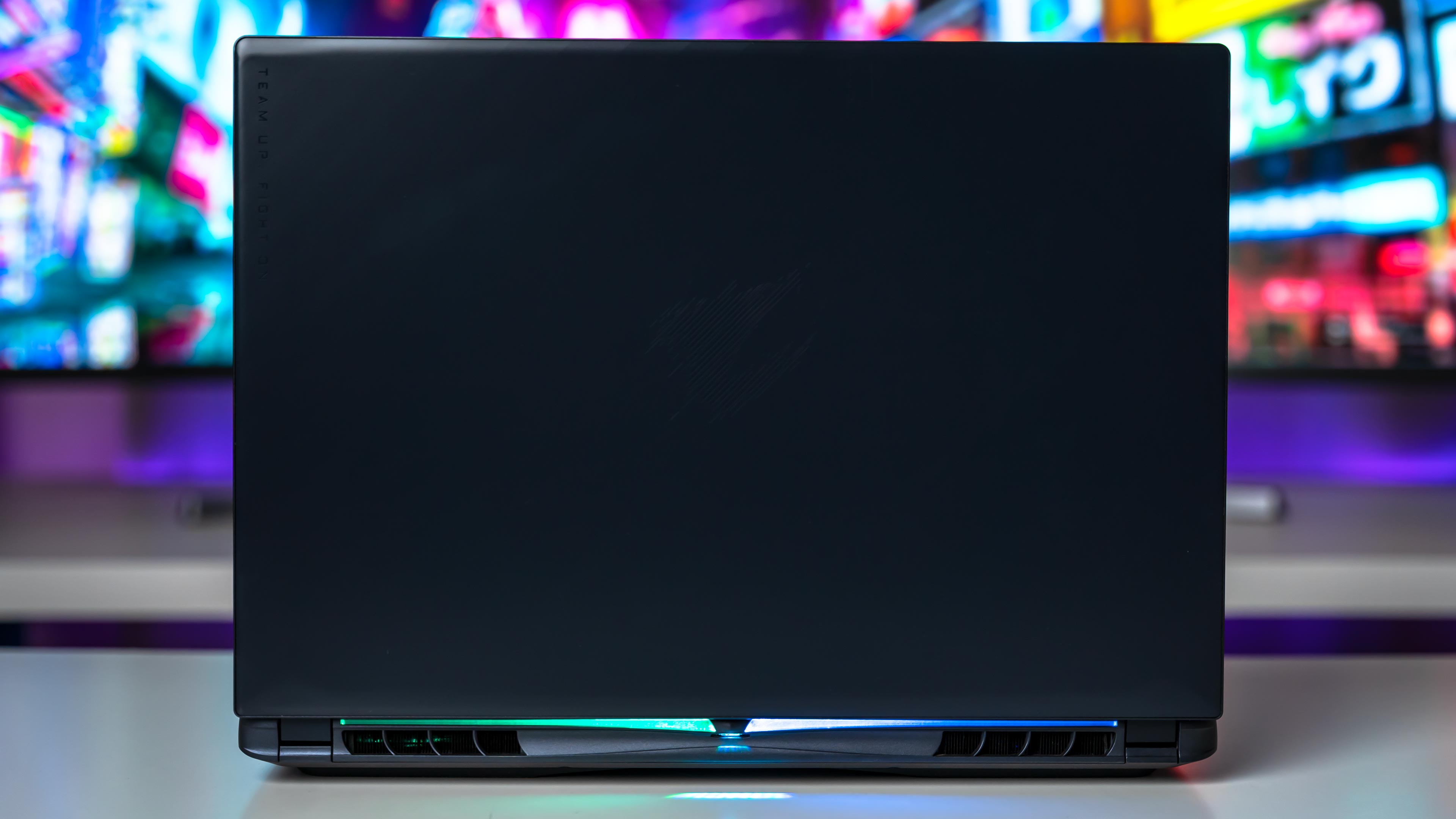 Aorus Elite 16 AE6H RGB (1)