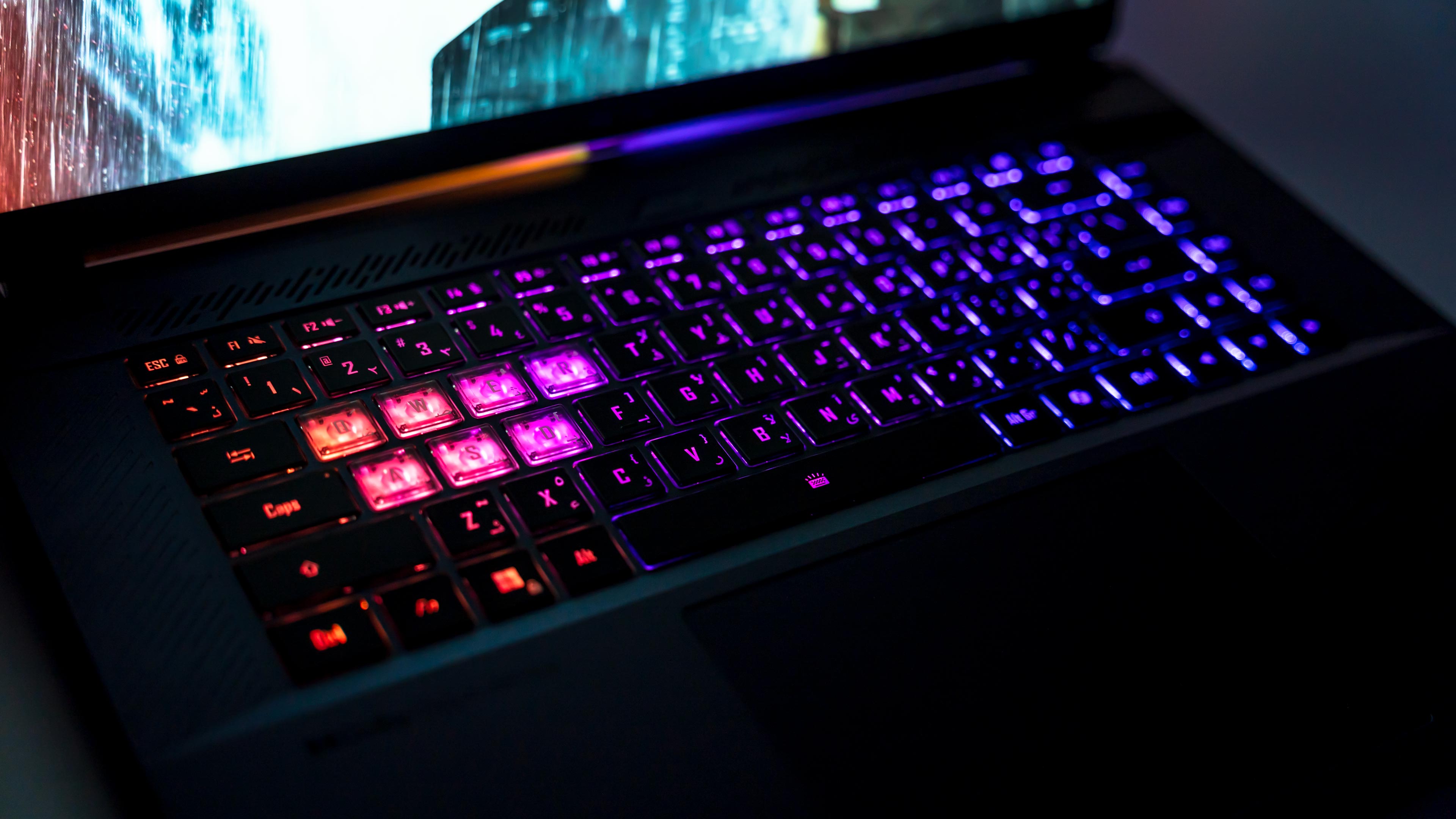 Aorus Elite 16 AE6H RGB (8)