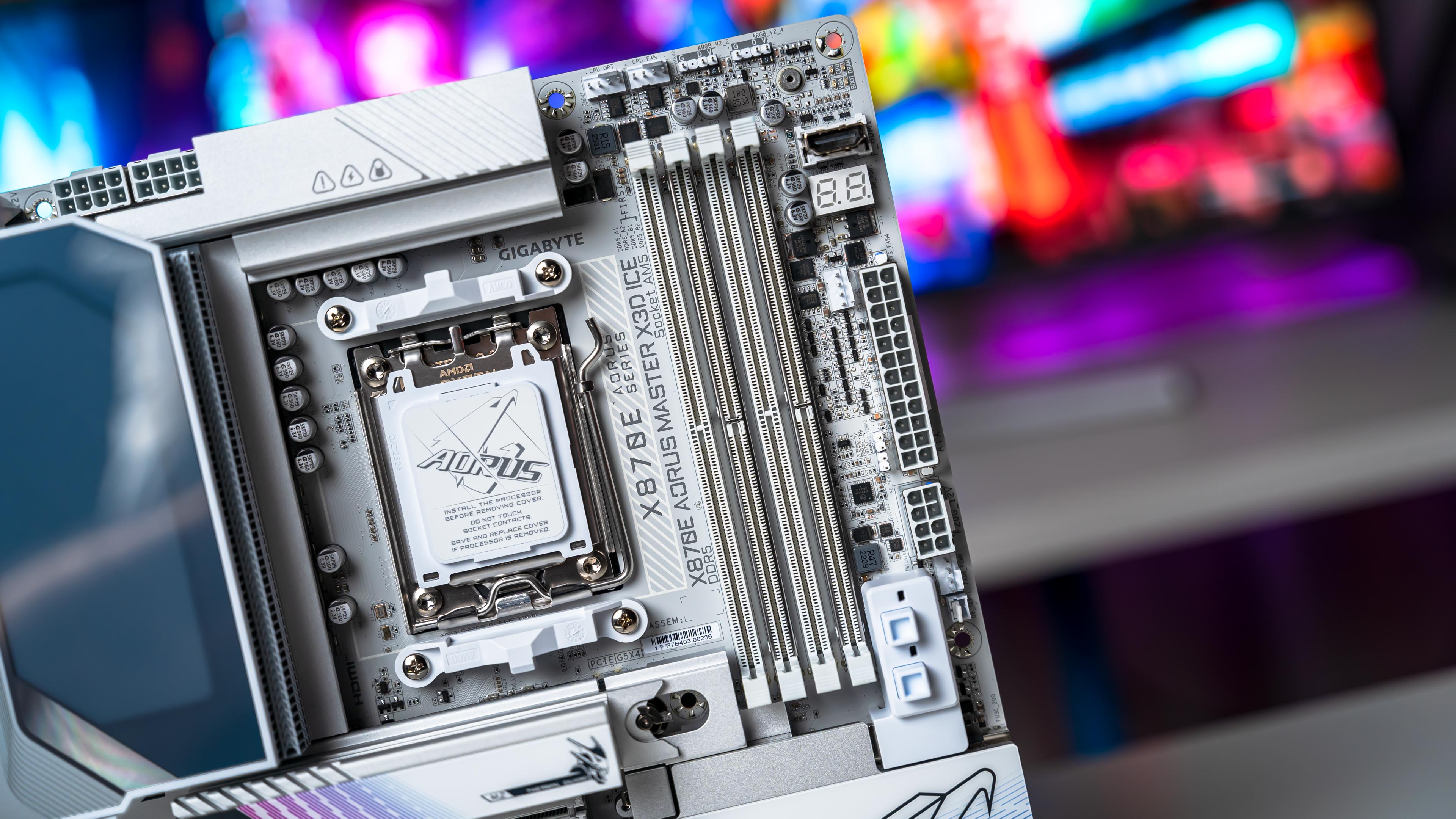 Aorus X870E Master X3D ICE Motherboard (10)