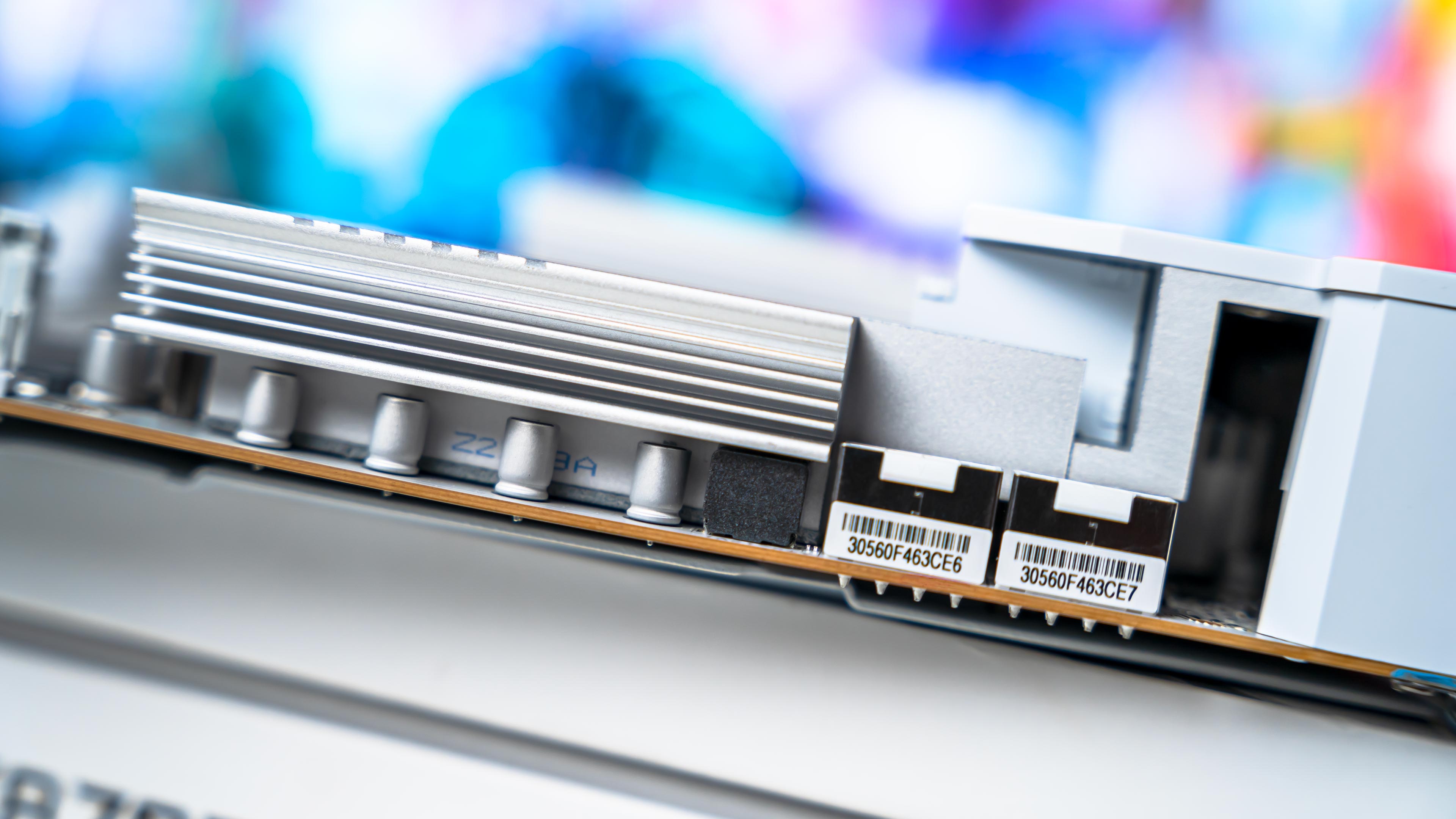 Aorus X870E Master X3D ICE Motherboard (35)