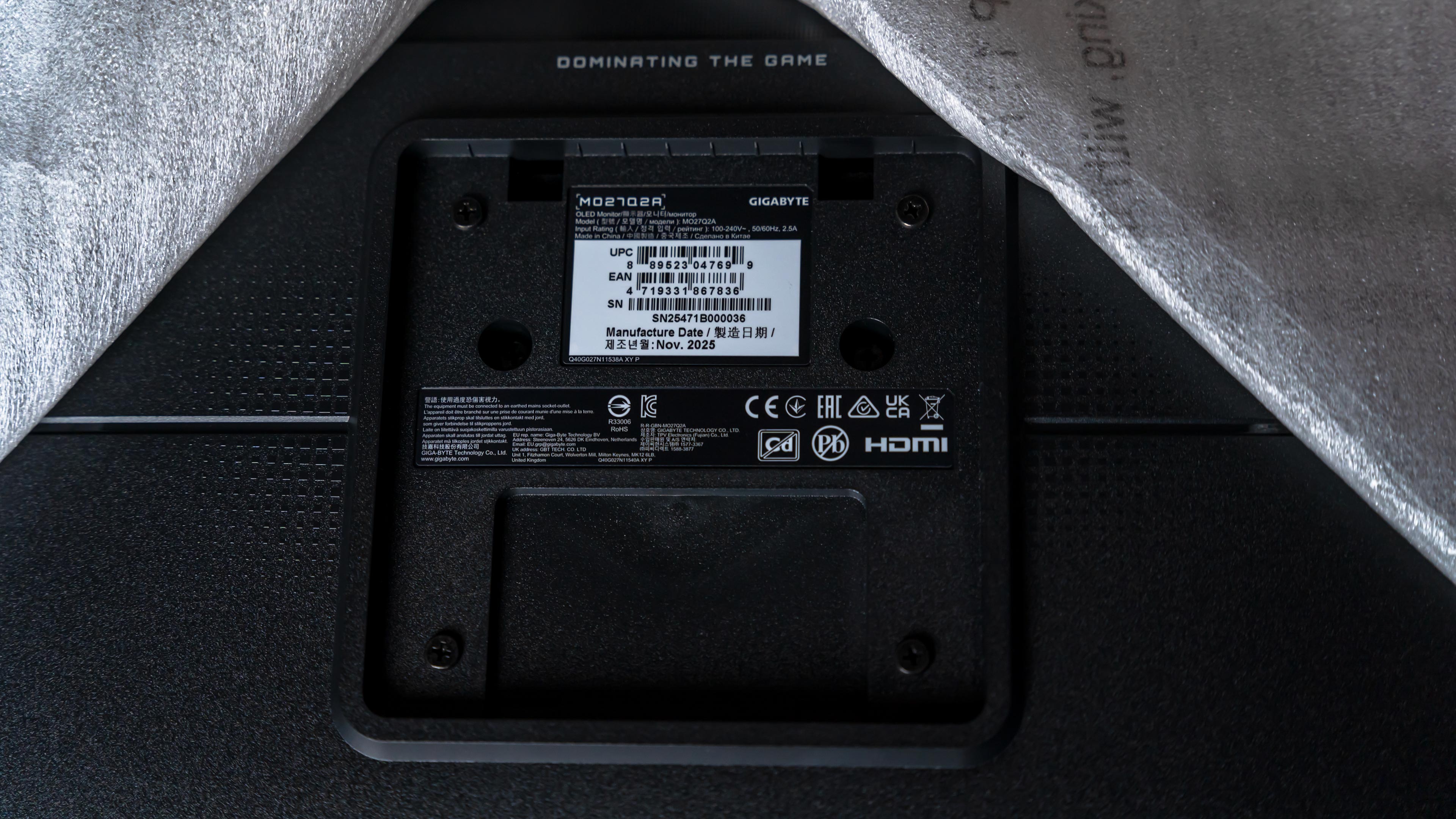 Gigabyte MO27Q2A OLED Box (10)