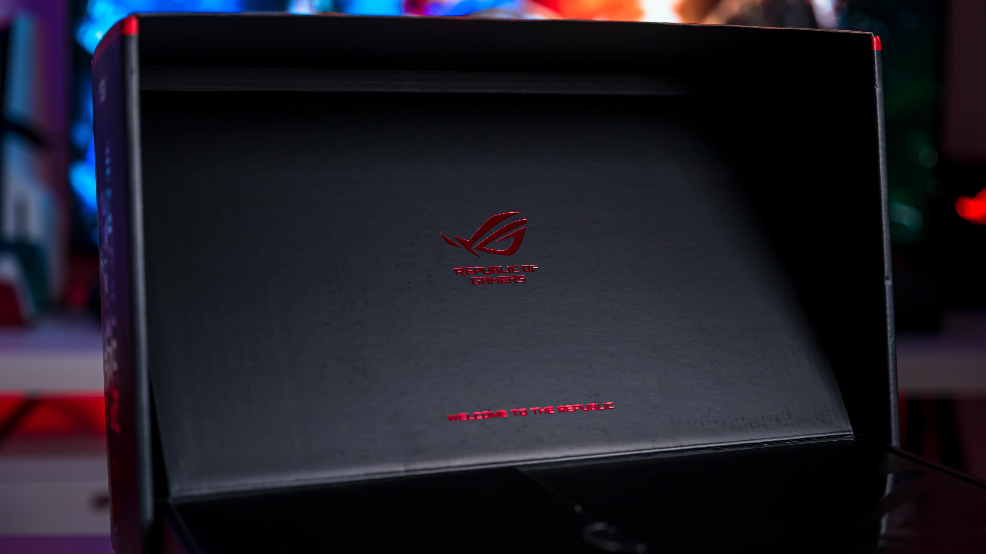 ASUS ROG THOR 1200W Platinum III Box (8)